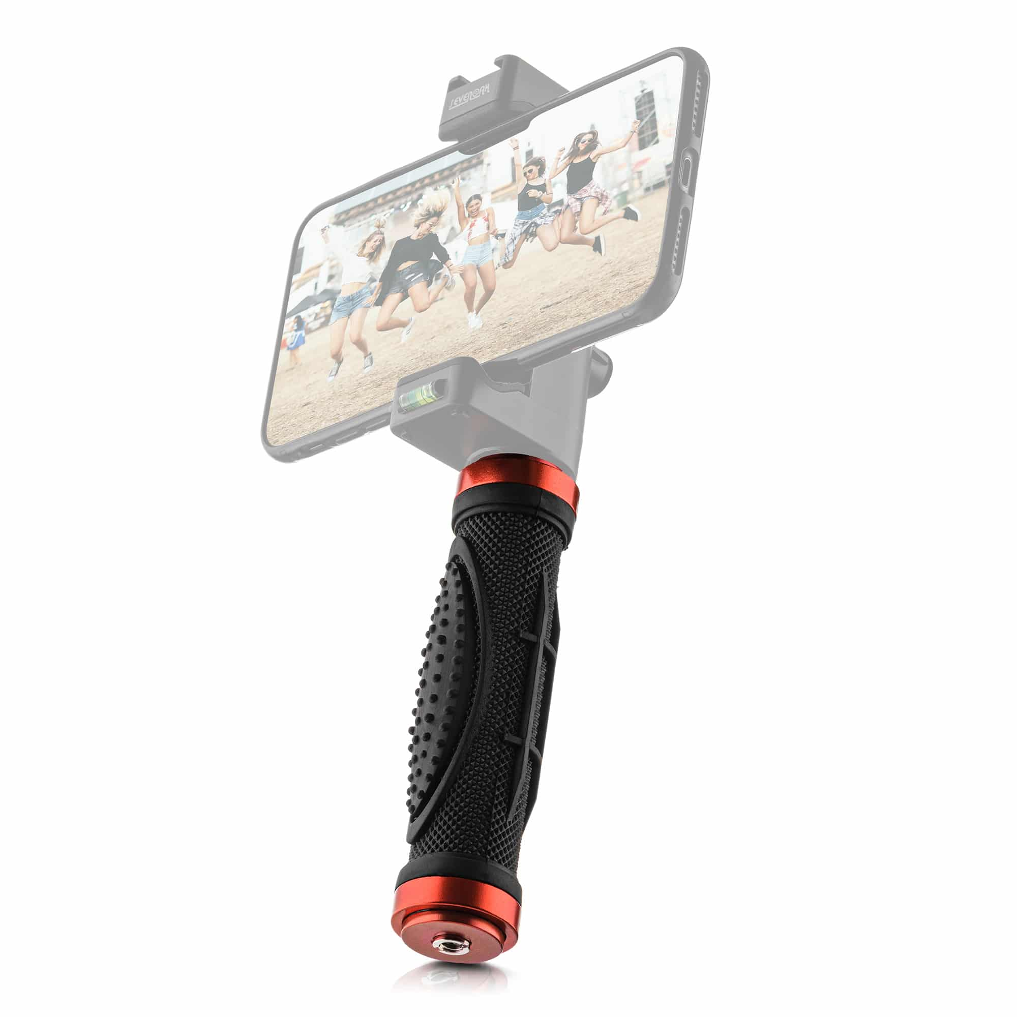 Een telefoon bevestigd aan een handvat met een rode en zwarte grip, die een foto van mensen maakt.