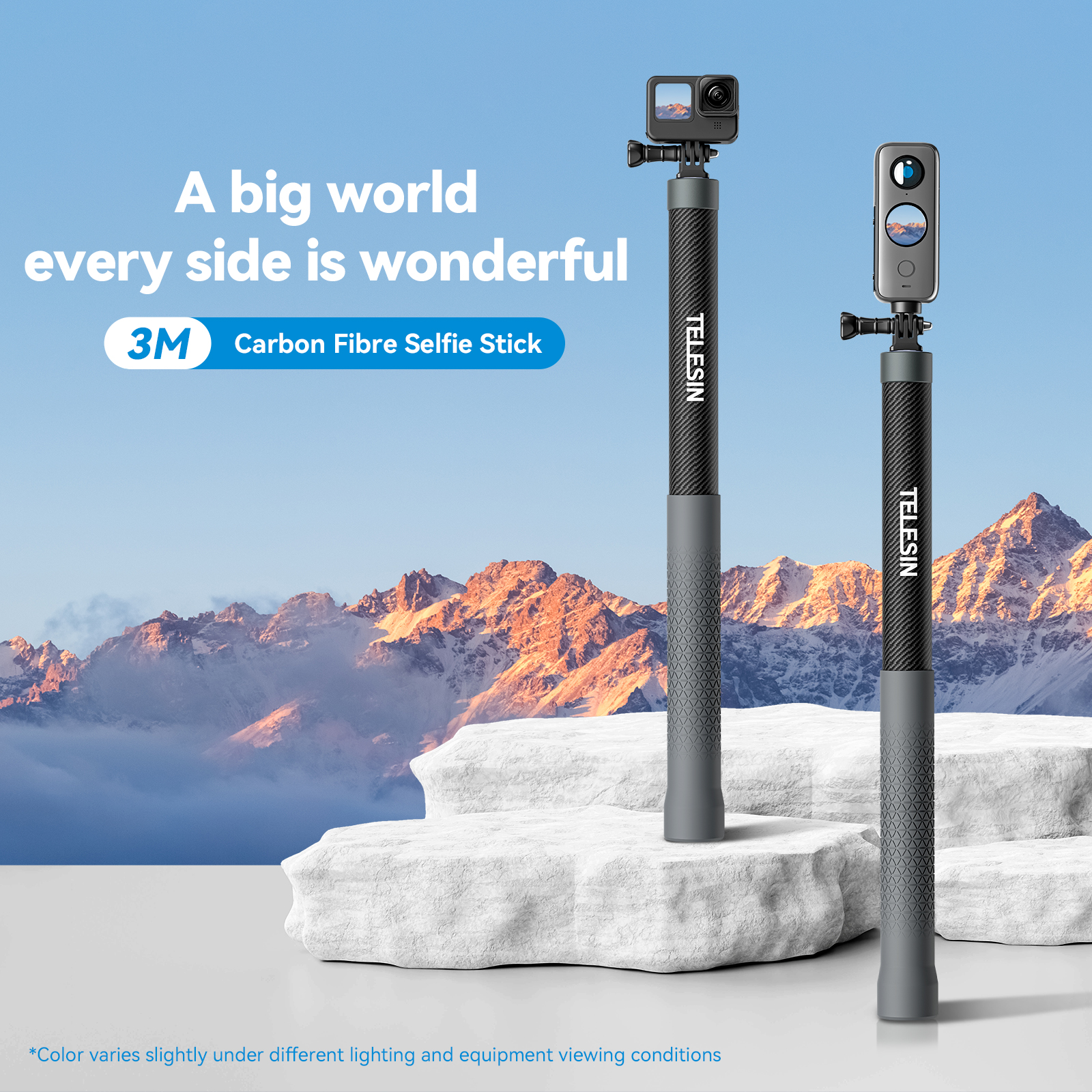 Twee uitgeschoven selfiesticks, met camera's erop, tegen een bergachtergrond. Tekst: 'Carbon Fibre'.