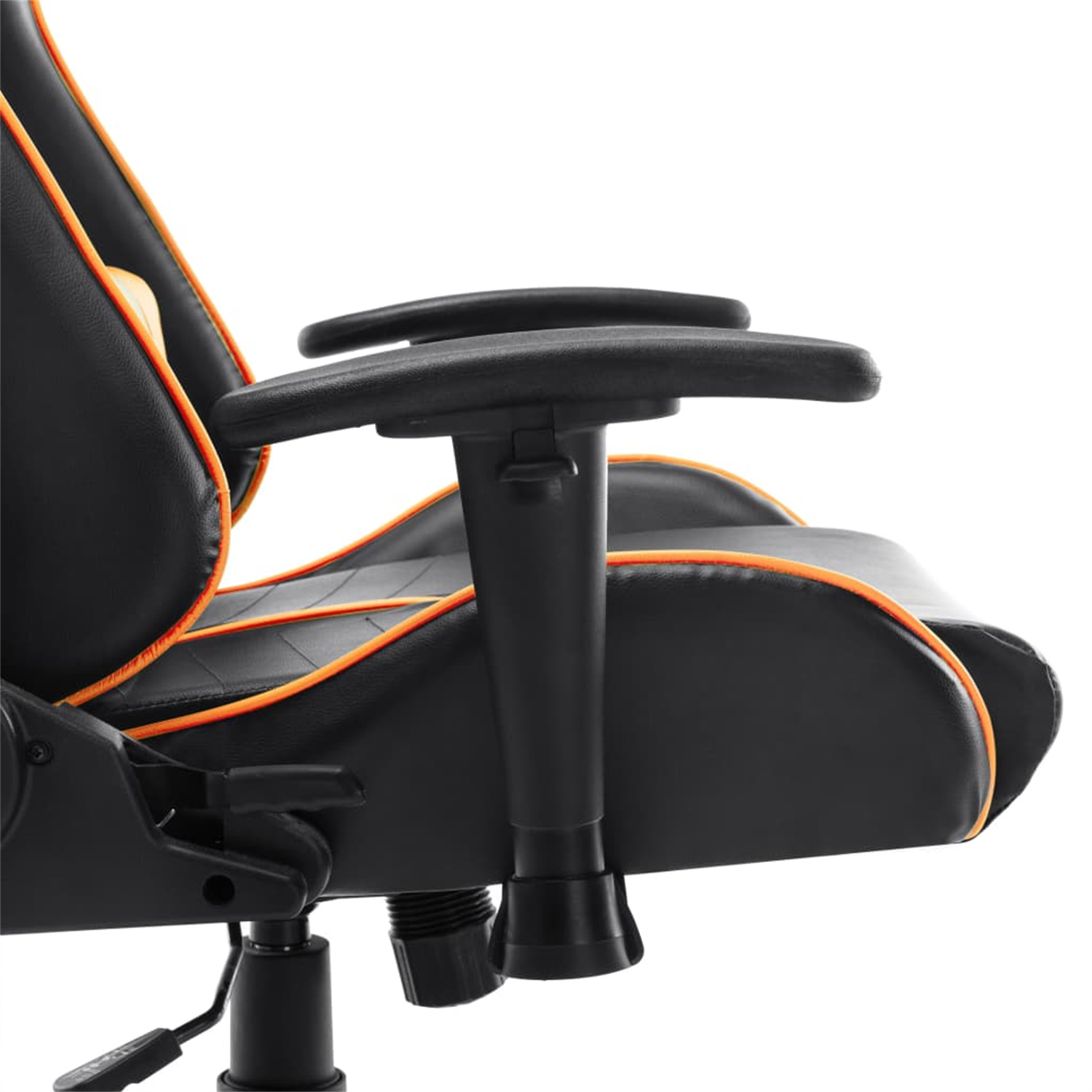 Schwarzer und orangener Gaming-Stuhl, Nahaufnahme der Armlehne und der Stützstruktur.