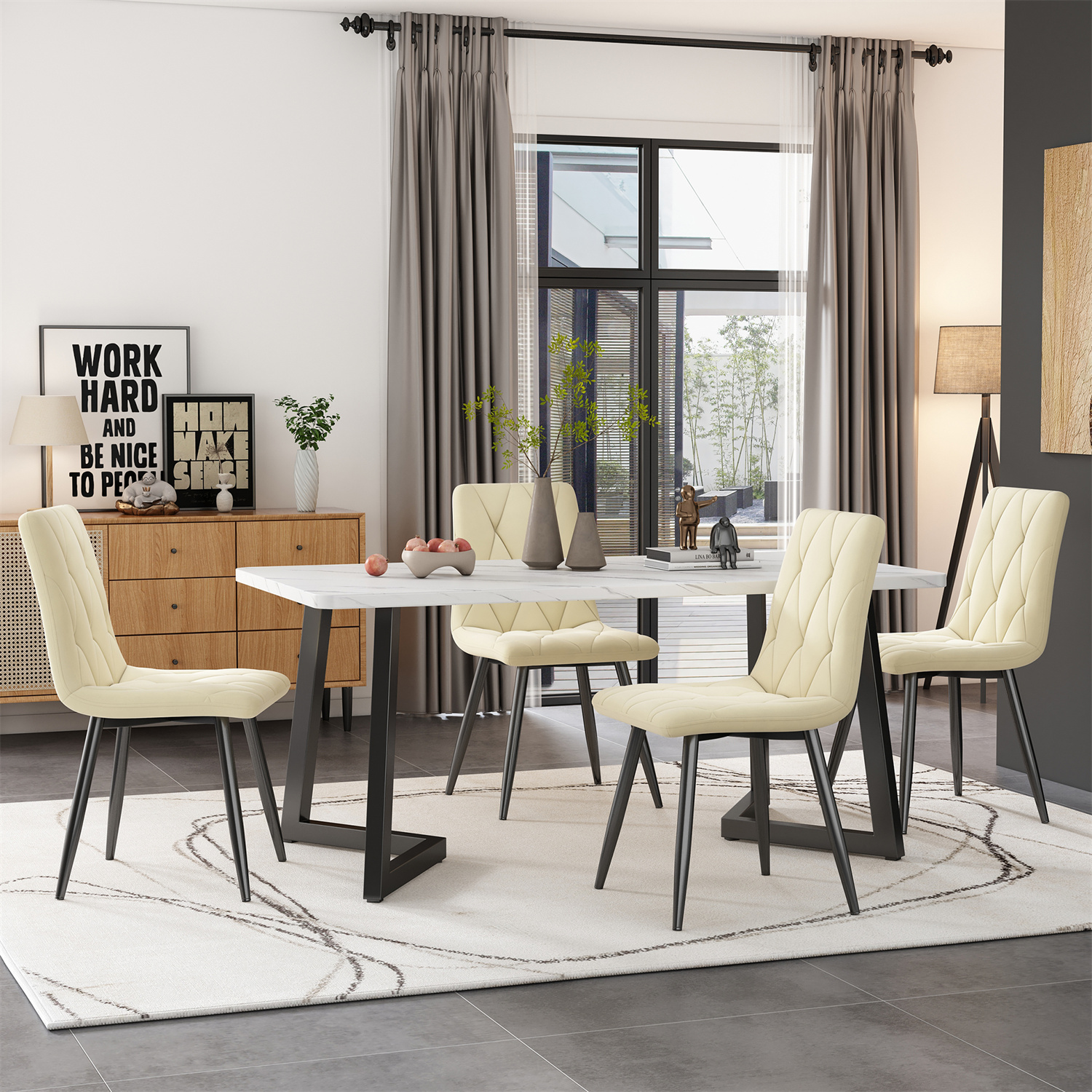 Esszimmer mit weißem Tisch, Stühlen, Schrank, Fenster und Teppich. Neutrale Farben dominieren.