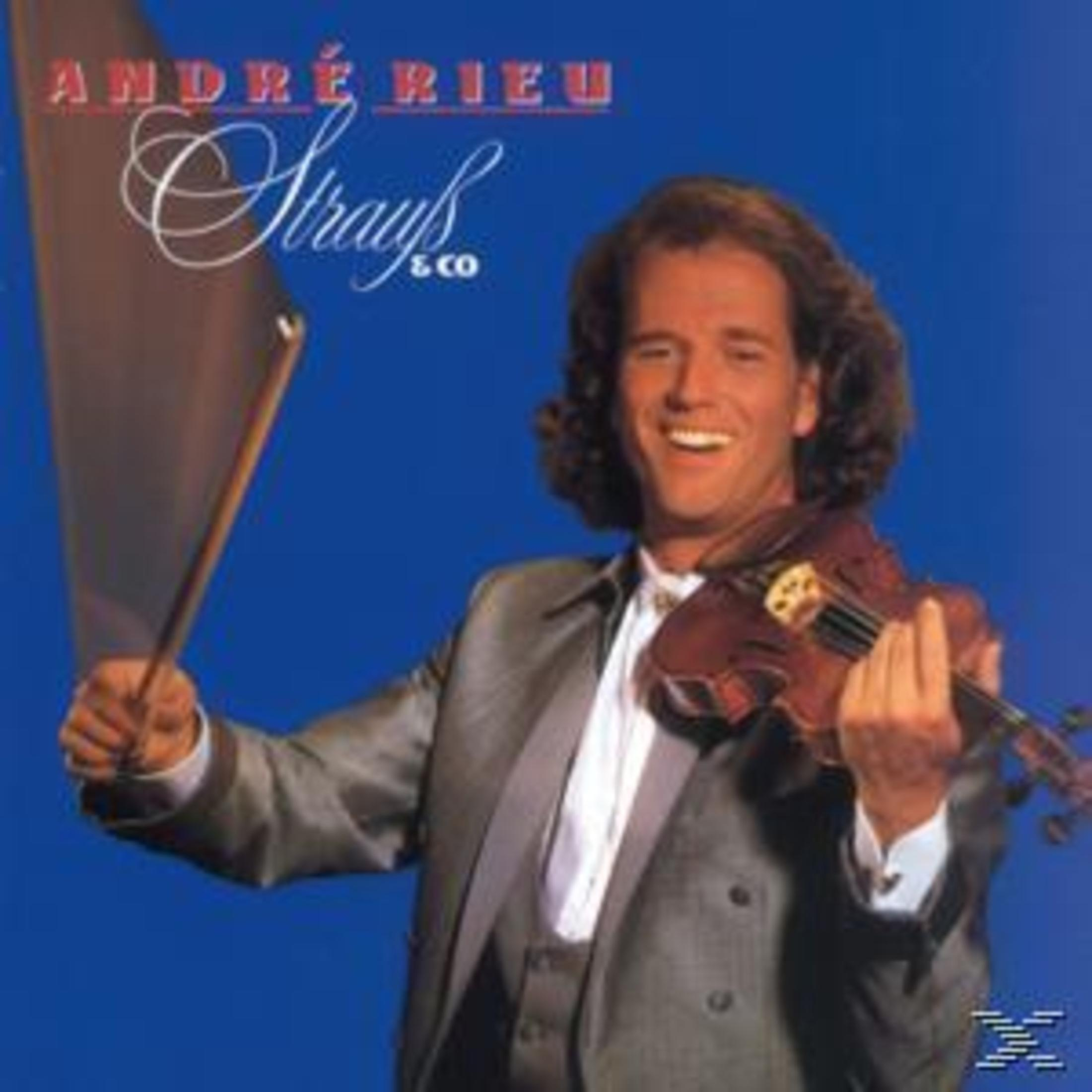 Pochette d'album. André Rieu souriant, tenant un violon. Fond bleu, texte : Strauss & Co.