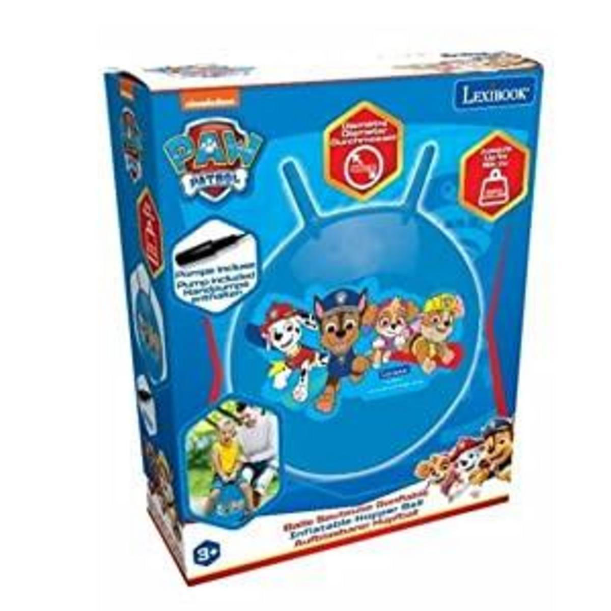 Caja con personajes de Paw Patrol y un juguete de pelota saltarina inflable azul.