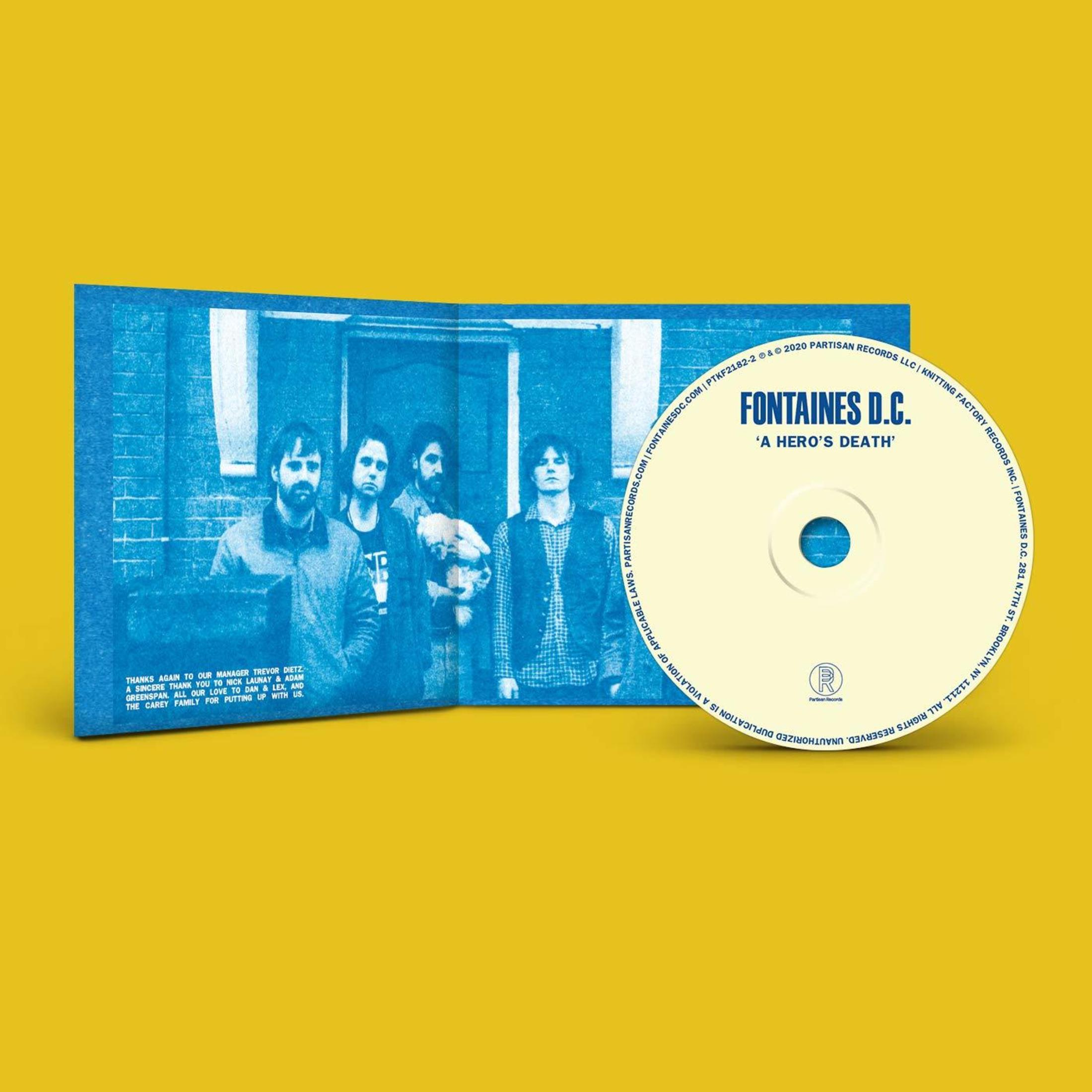 Albumhoes met bandleden. CD-hoes open met een cd. 'A Hero's Death' tekst.