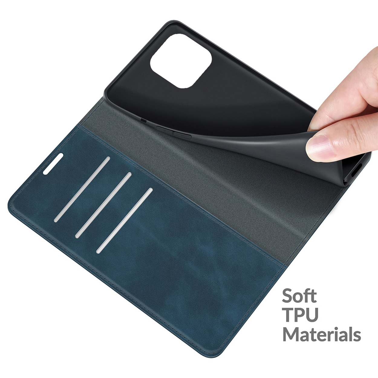 Étui de téléphone bleu, ouvert. La main tient l'étui intérieur noir. Trois fentes pour cartes.