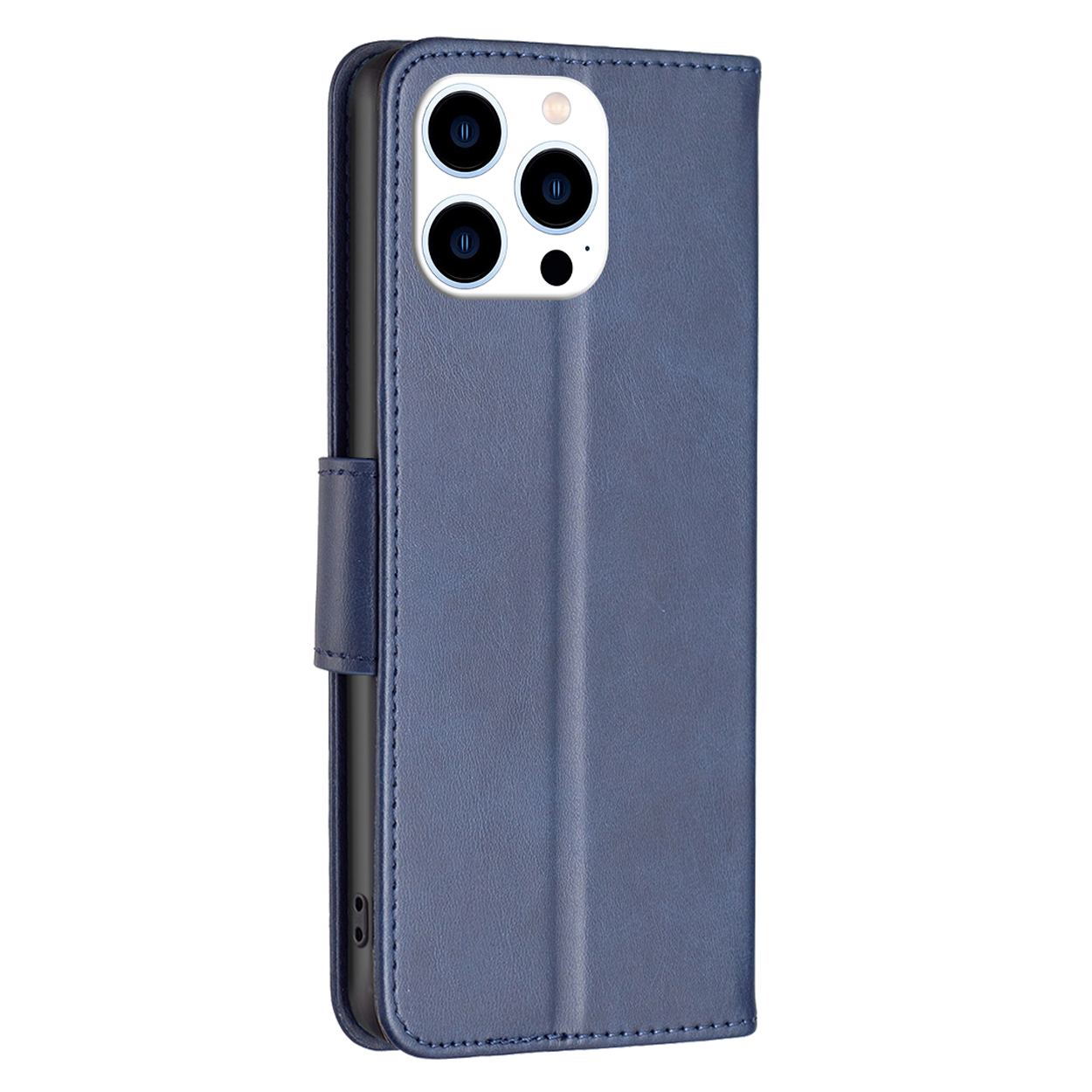 Blauwe leren telefoonhoes met telefoon erin. De hoes is gesloten, met een magnetische sluiting.