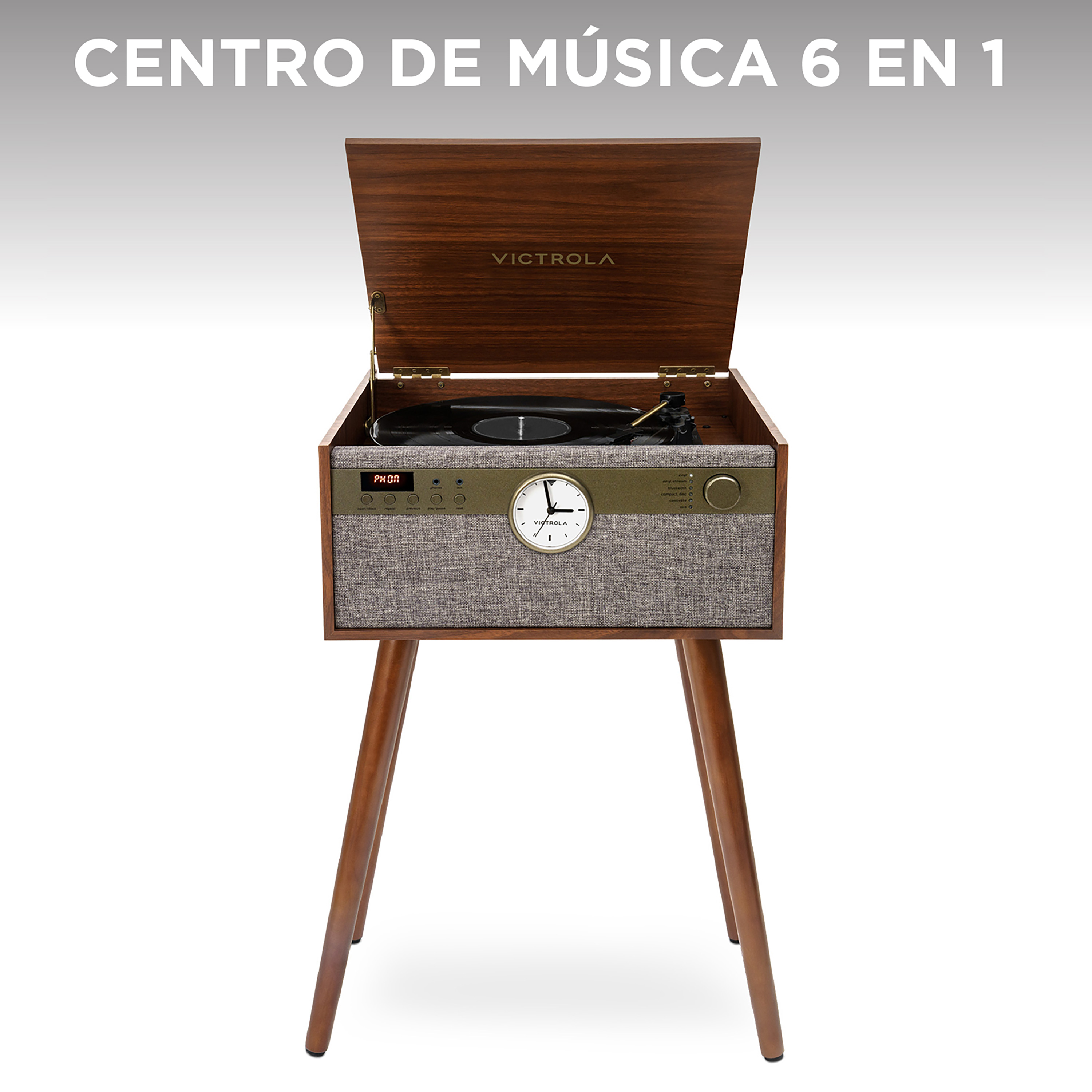 Un lettore musicale in stile retrò con giradischi, altoparlanti e gambe in legno. Aperto.
