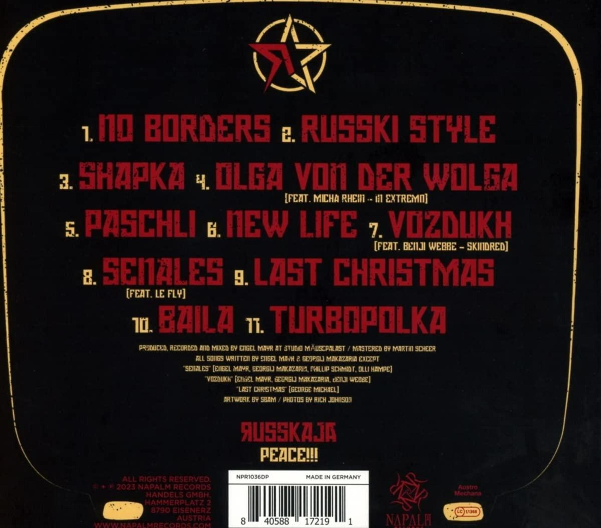 La copertina posteriore di un CD con un elenco di canzoni e crediti in rosso e bianco.