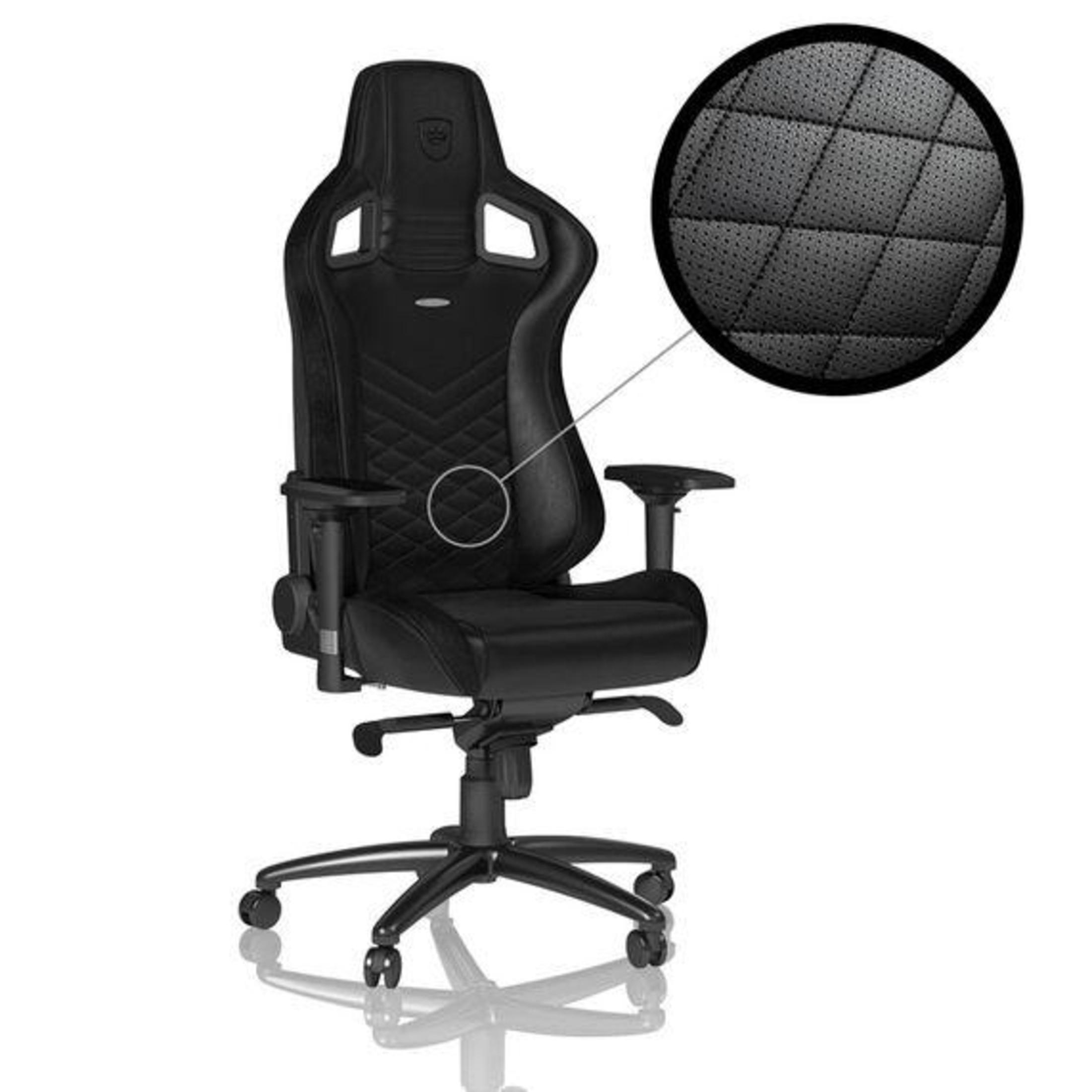 Ein schwarzer Gaming-Stuhl mit detaillierter Nahaufnahme der Sitzstruktur. Weißer Hintergrund.