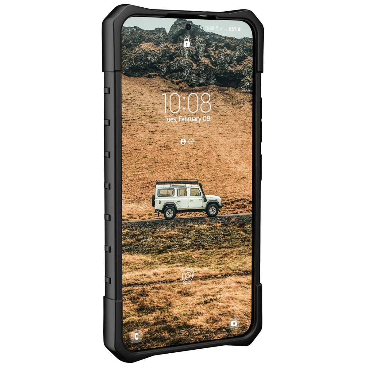 Telefon mit Landschaft auf dem Bildschirm. Es wird von einer schwarzen, robusten Hülle geschützt.