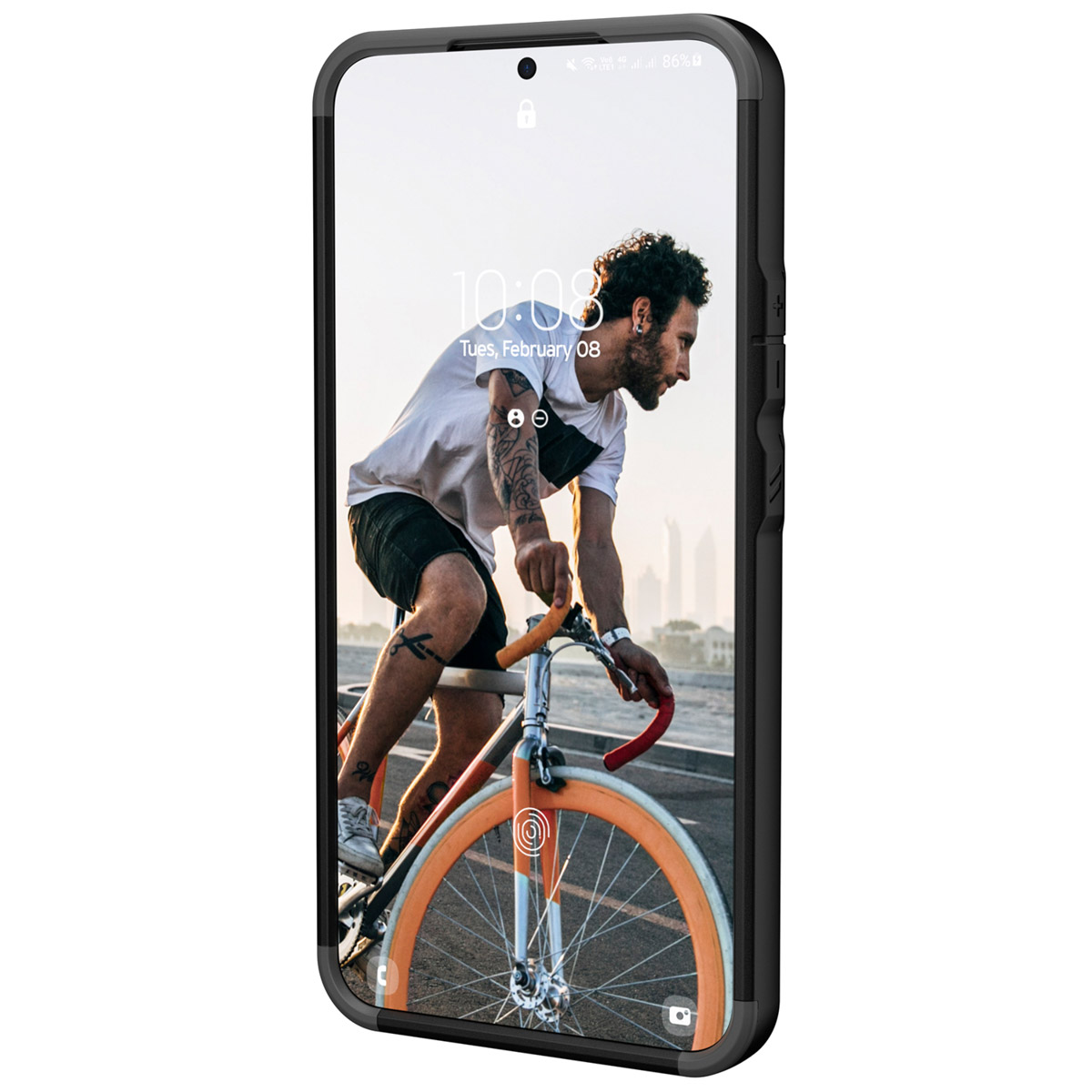 Ein Telefon mit einem Mann, der auf dem Bildschirm Fahrrad fährt, in einer schwarzen Handyhülle.