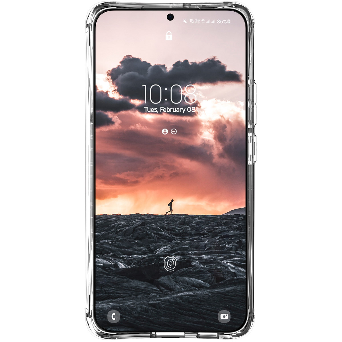 Transparente Handyhülle auf einem Handy, das einen Sonnenuntergang und eine Person auf einem Gletscher zeigt.