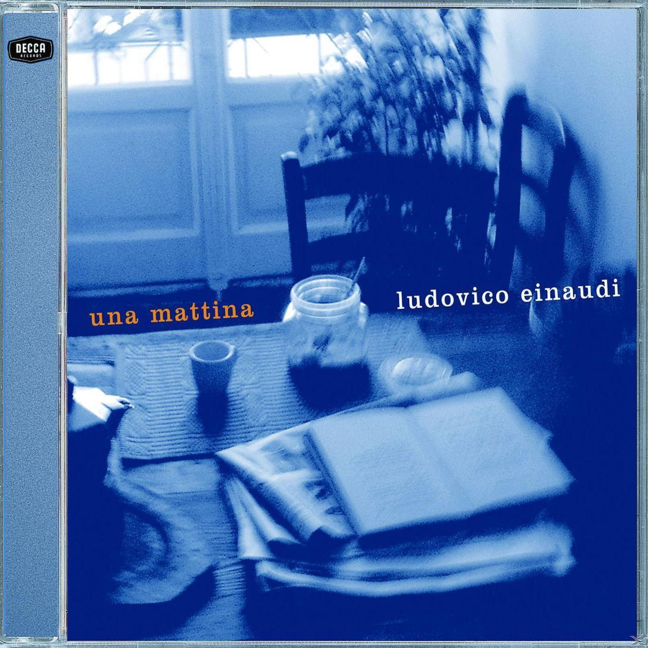 Copertina del CD con una sfumatura blu, tavolo, tazze, libro aperto e un barattolo.