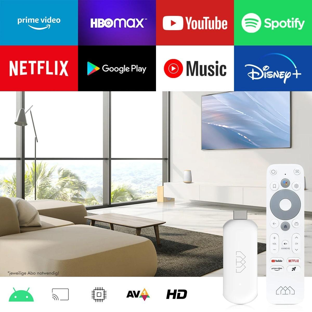 Ein Raum mit Fernseher, Fernbedienung und Streaming-Dienst-Logos. Couch, Couchtisch und ein Stick sind sichtbar.