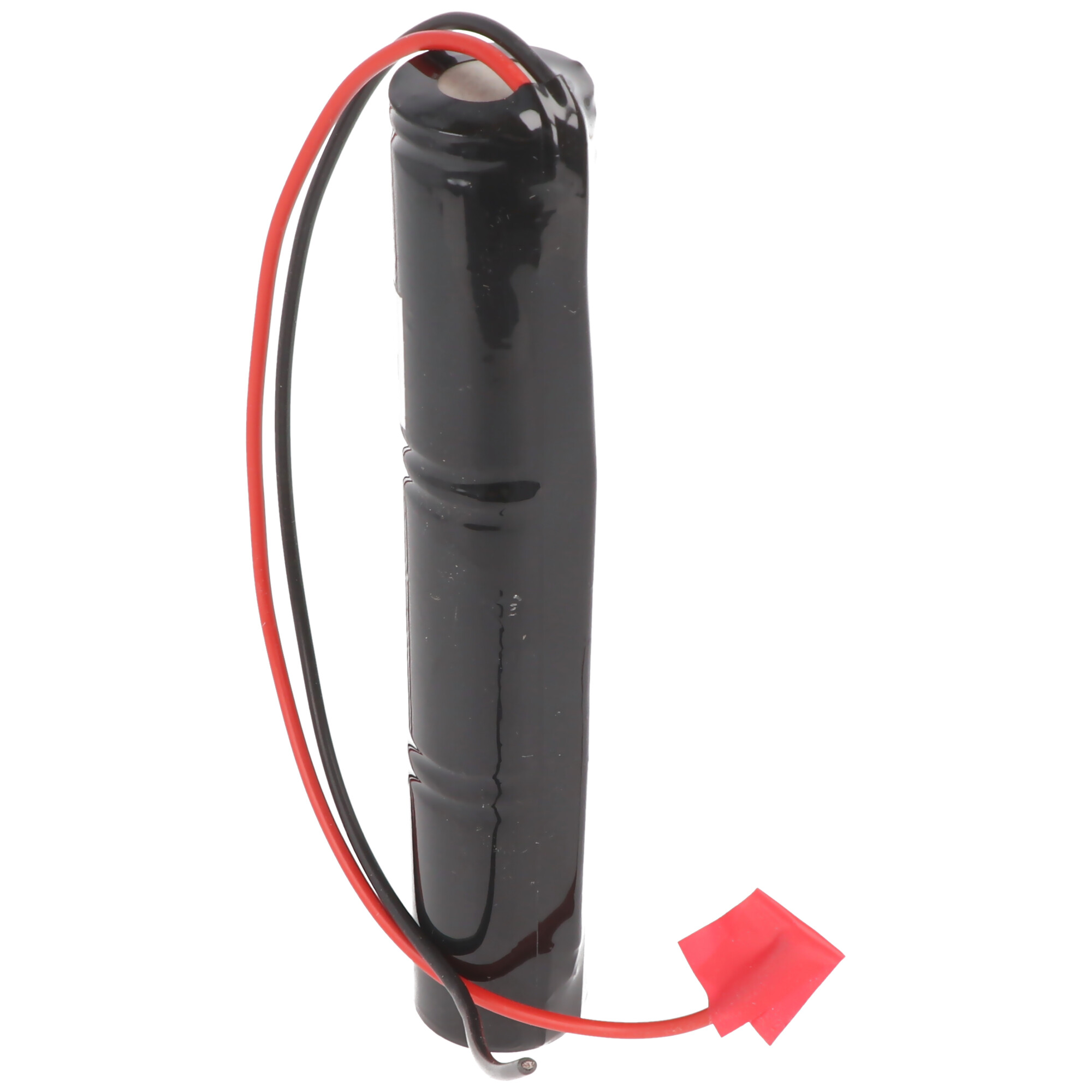 Schwarze Batterie mit roten und schwarzen Drähten, isoliert auf weißem Hintergrund.