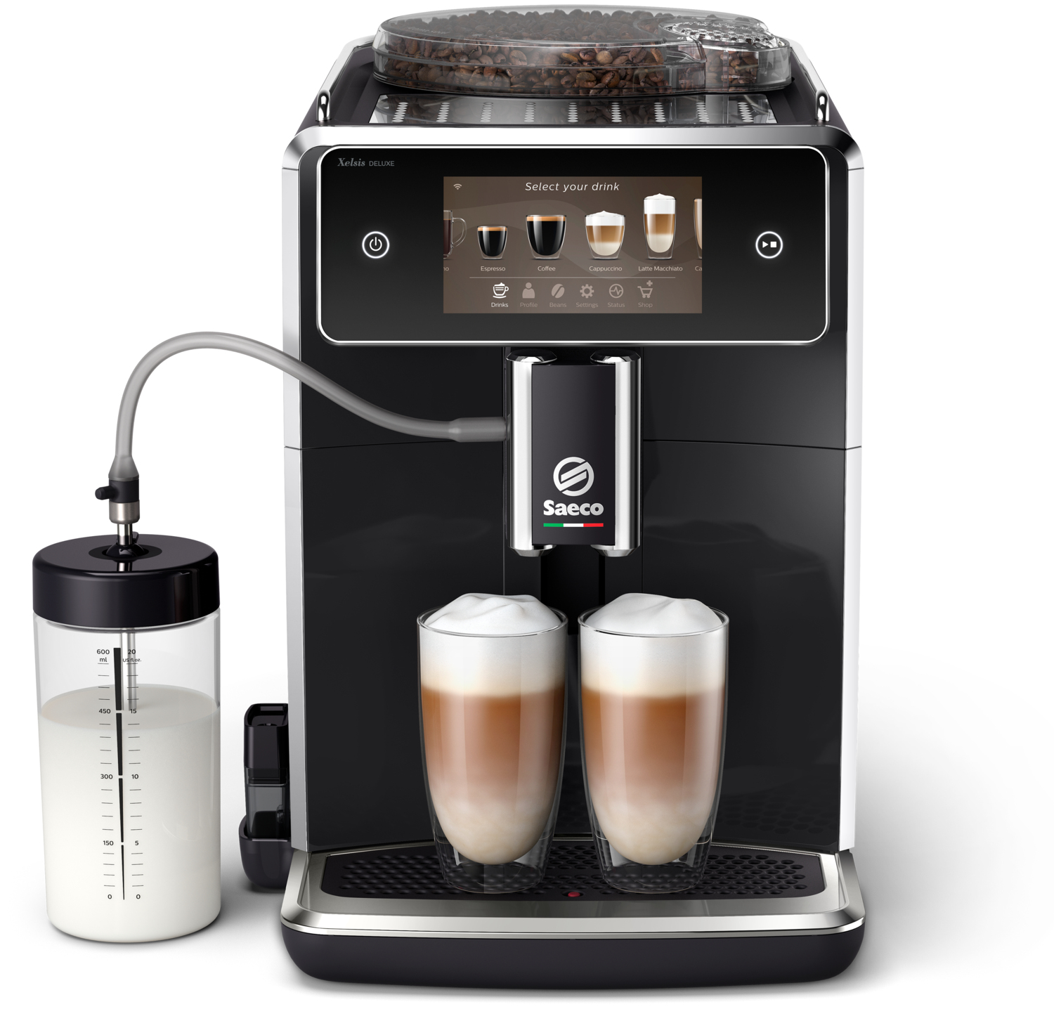 Schwarze Kaffeemaschine mit Touchscreen. Zwei Gläser Kaffee mit Milch stehen davor.