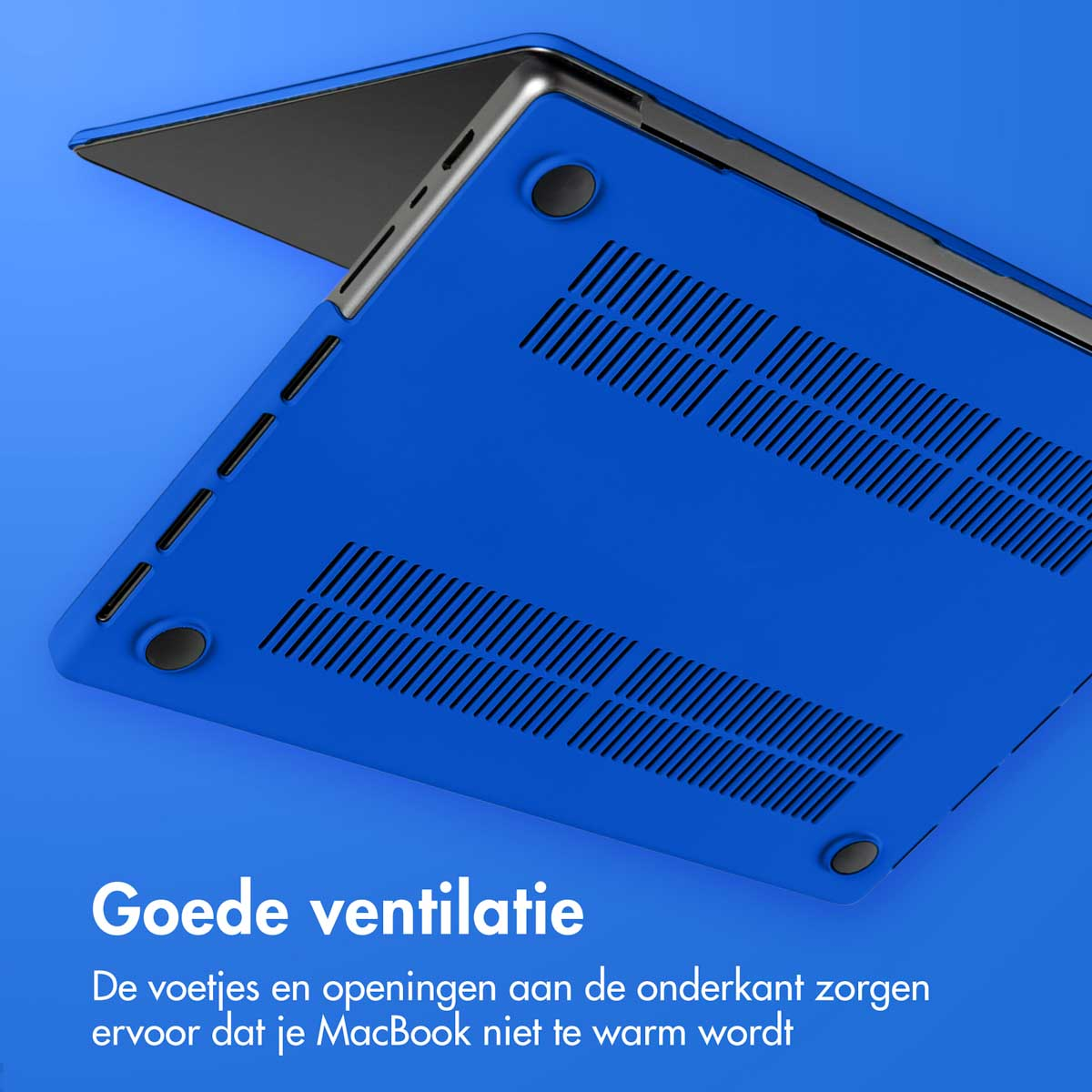 Funda azul para portátil. El texto dice 'Buena ventilación' con una descripción en neerlandés.