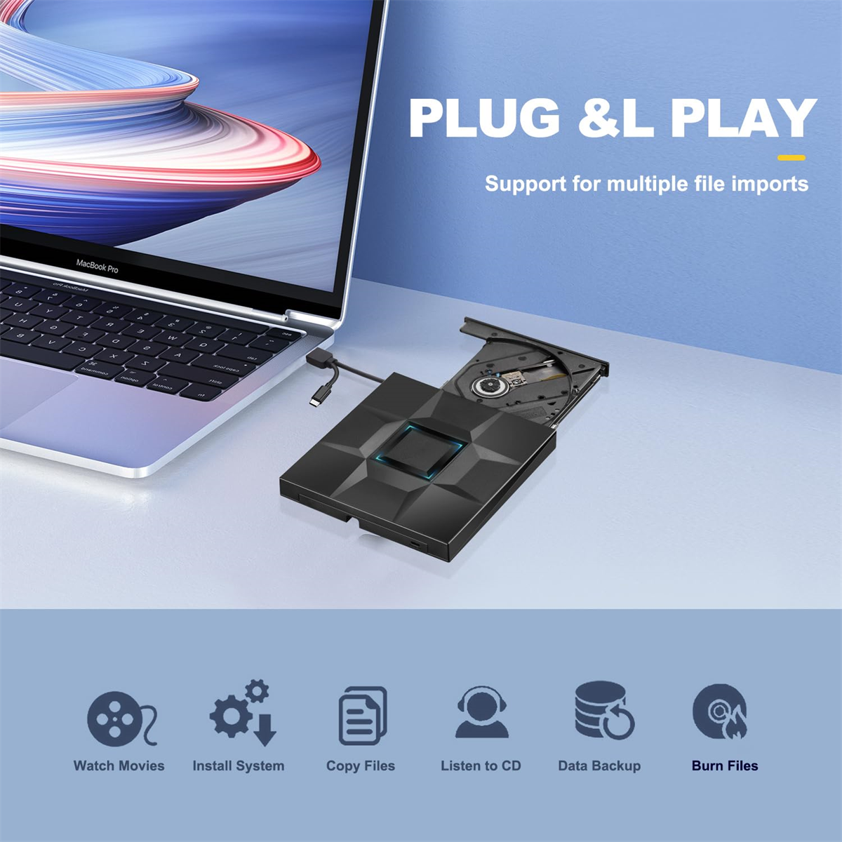 Laptop mit offenem CD/DVD-Laufwerk. Text: Plug & Play. Symbole zeigen CD-Funktionen.