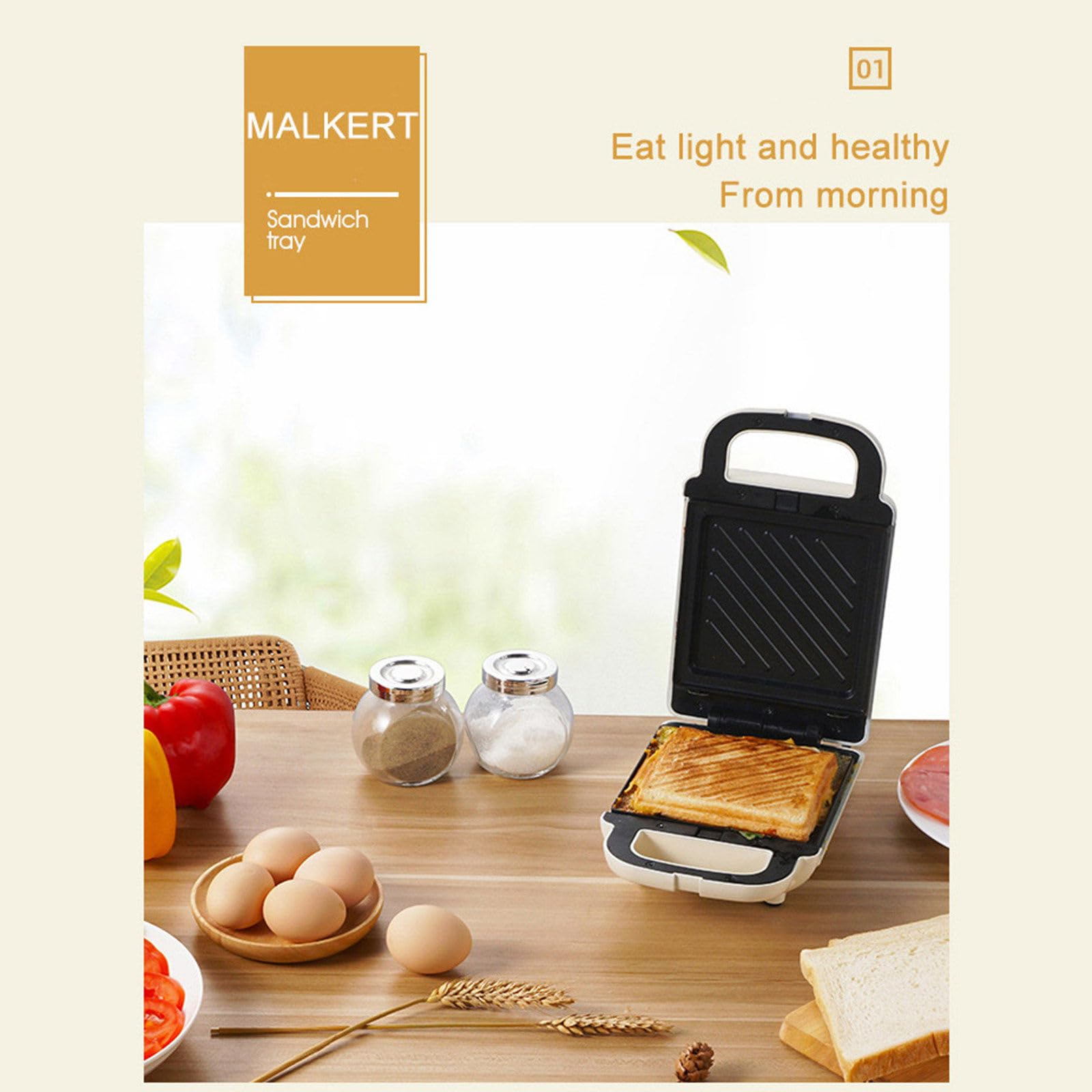 Sandwichmaker mit Toast. Tisch mit Zutaten, Eiern, Pfeffer.
