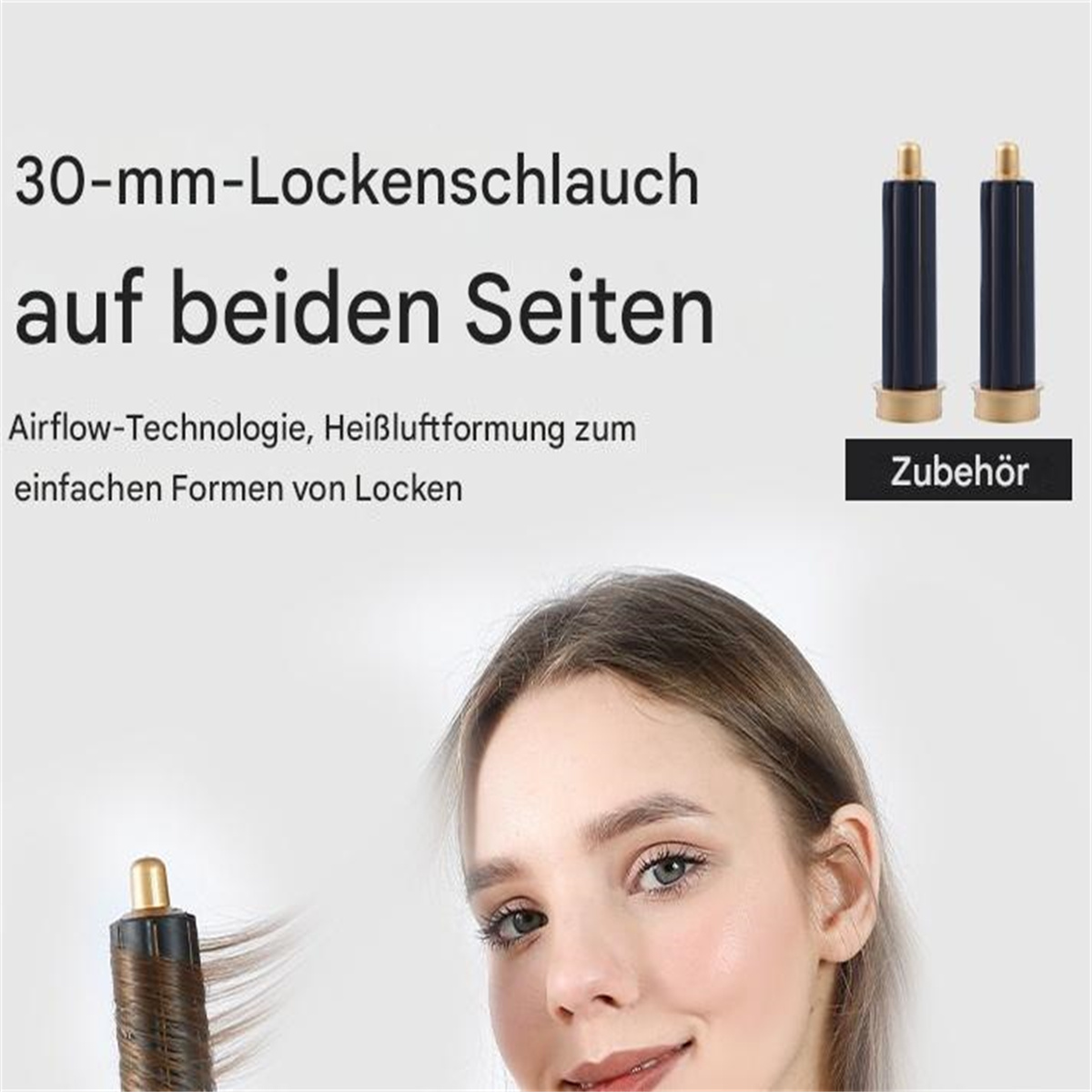 Eine Frau lächelt, während sie einen Lockenstab hält. Auf der Produktverpackung sind Text und Zubehör zu sehen.