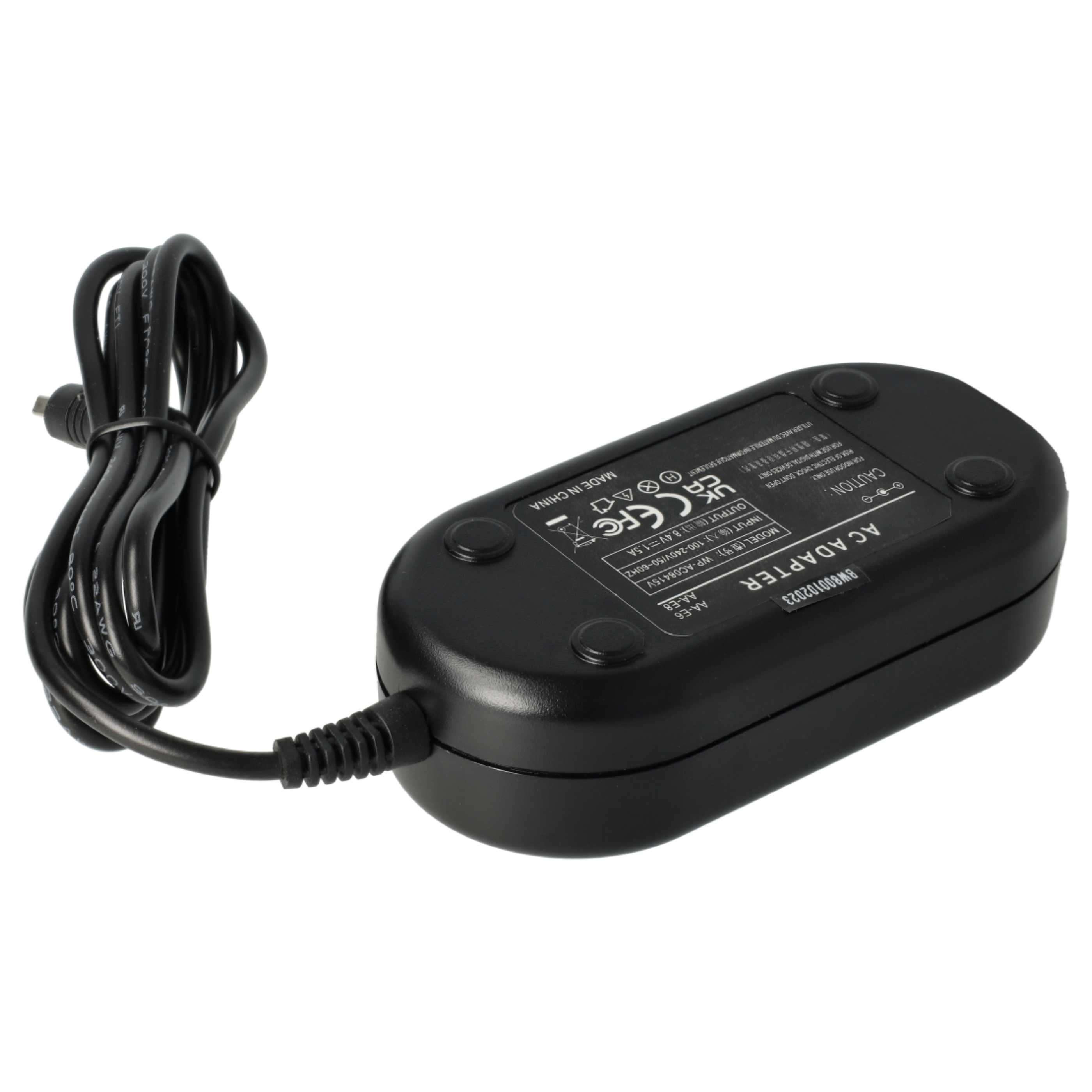 Ein schwarzes Netzteil mit Netzkabel.