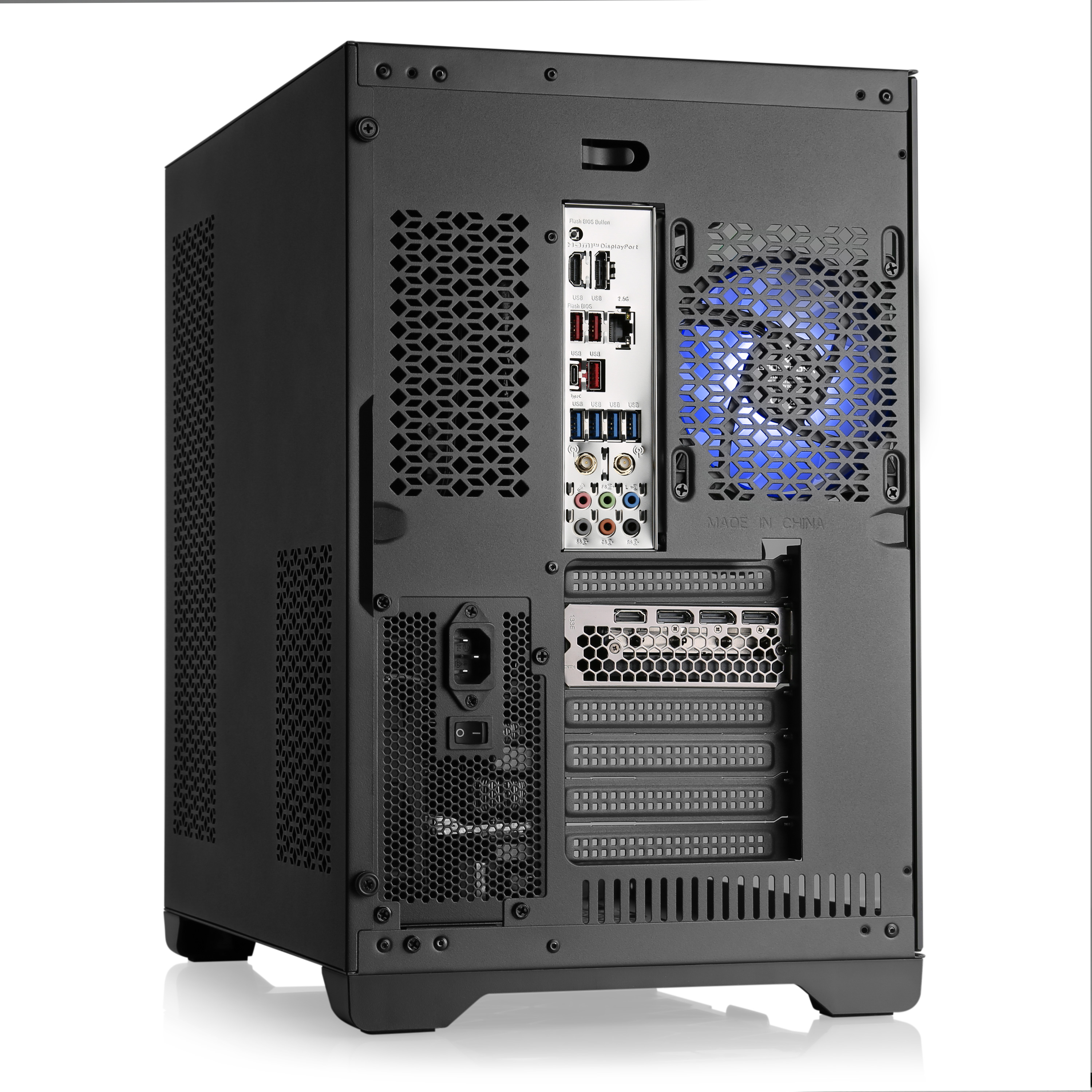 Rückseite eines schwarzen Computergehäuses, das die internen Komponenten zeigt.