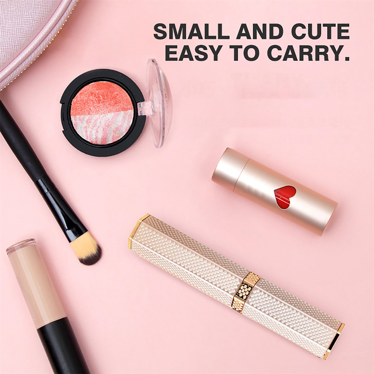 Make-up-Produkte, darunter Rouge, Pinsel, Lippenstift und Concealer auf rosa Oberfläche.