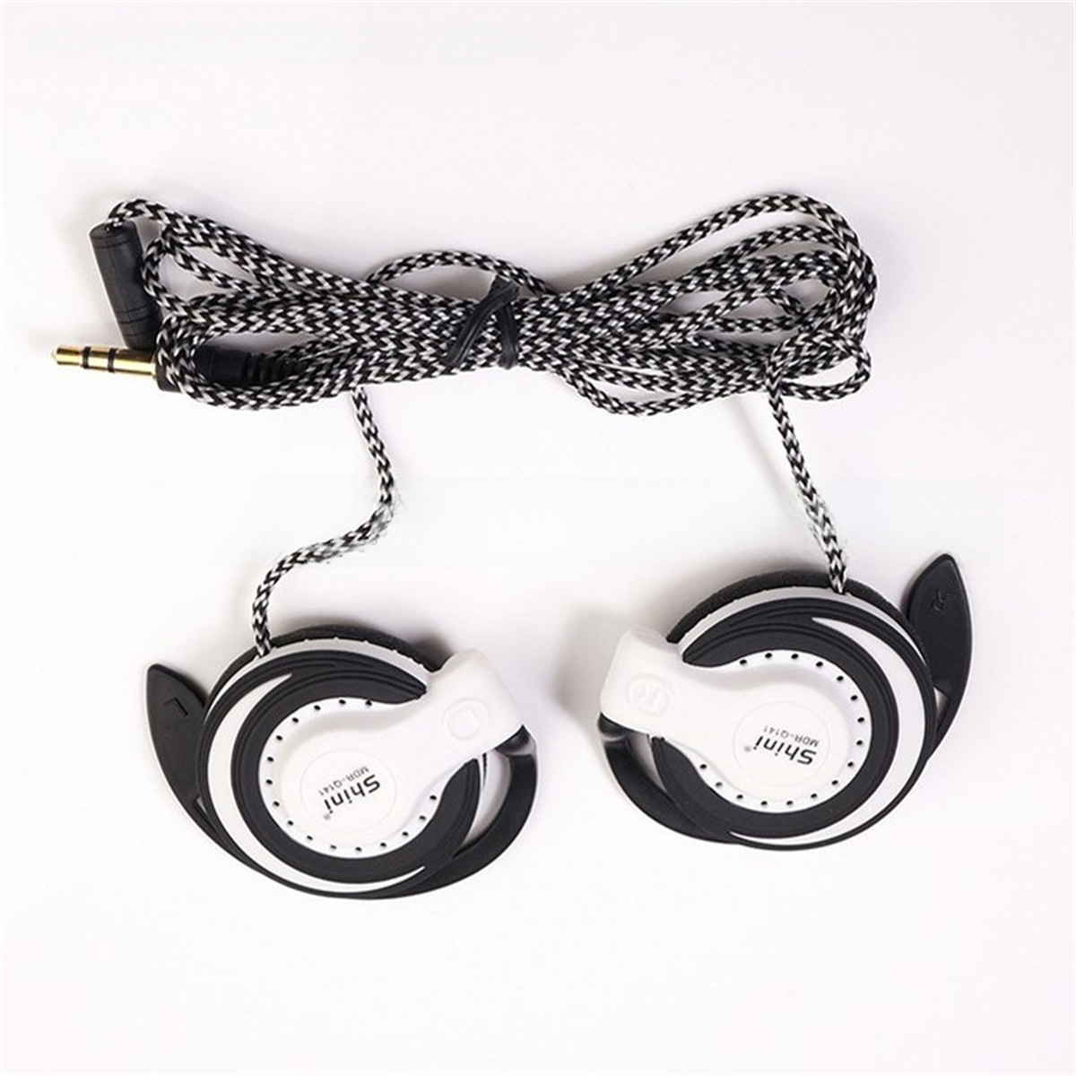 Kopfhörer mit schwarz-weiß geflochtenem Kabel. Ohrhörer sind schwarz und weiß. Ein goldener Stecker ist sichtbar.