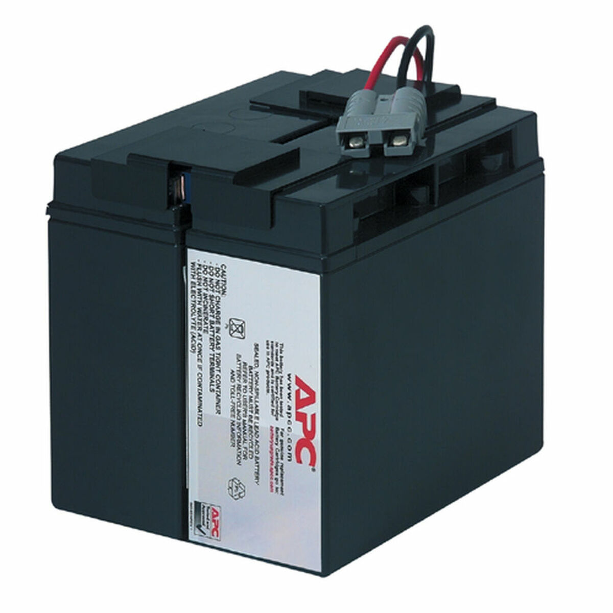 Schwarze APC-Batterie. Sie hat ein Etikett mit Text und einen grauen Stecker mit roten und schwarzen Drähten.