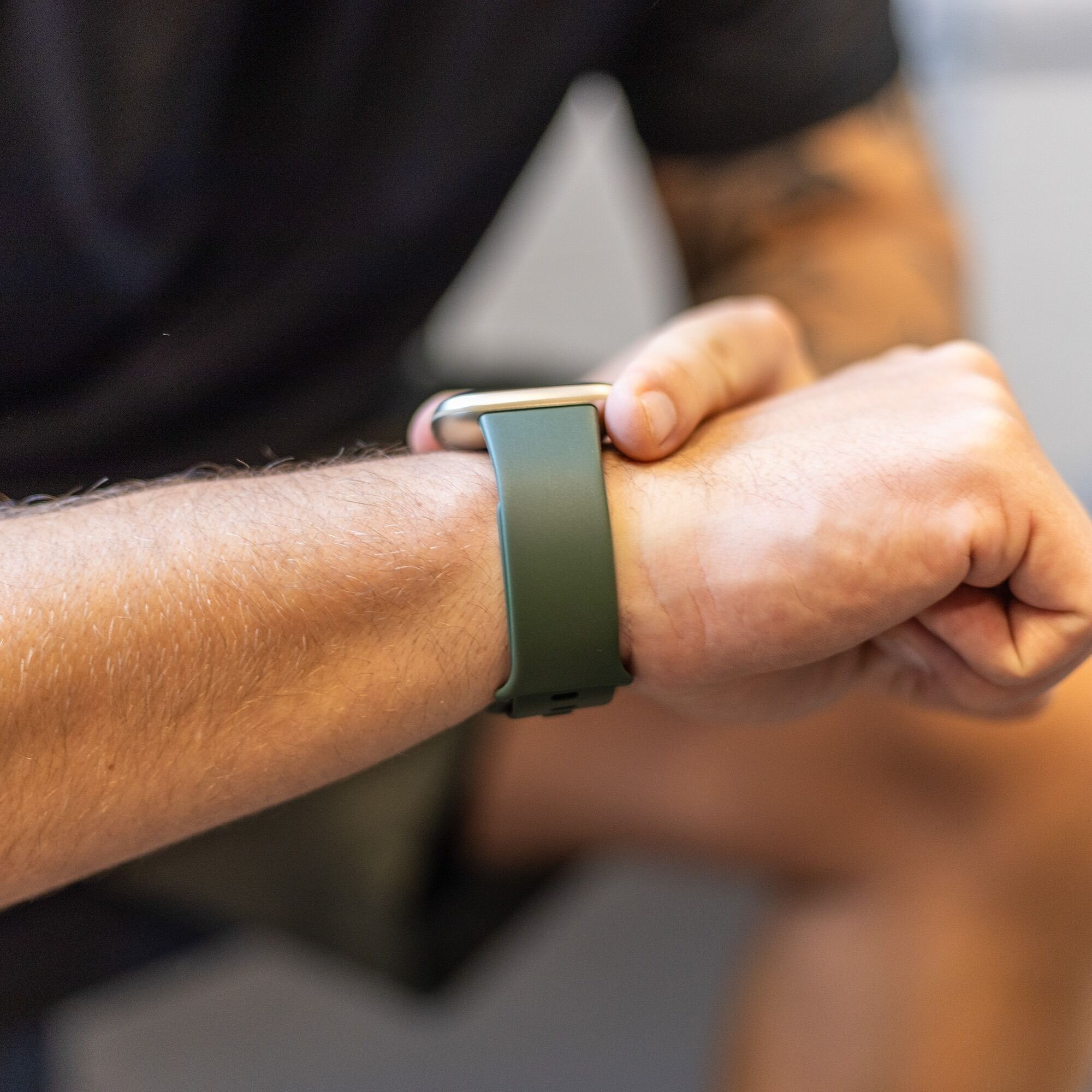 Strap-it Silikon-Armband Für Fitbit Ionic – Ersatzarmband In Größe L | Sportlich, Bequem & Wasserabweisend