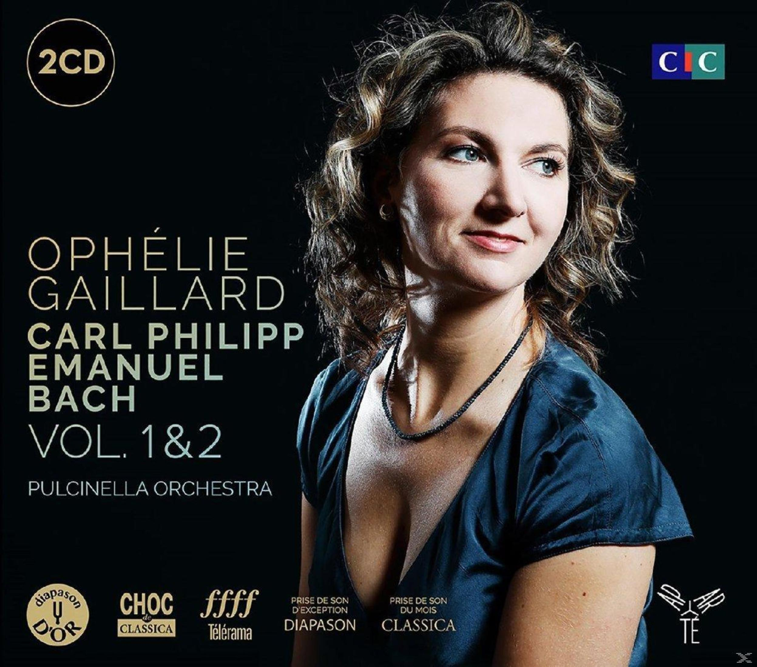 Vrouw op een cd-hoes, naar rechts kijkend. Tekst: Ophelie Gaillard, Bach, Vol. 1&2, Pulcinella Orchestra.