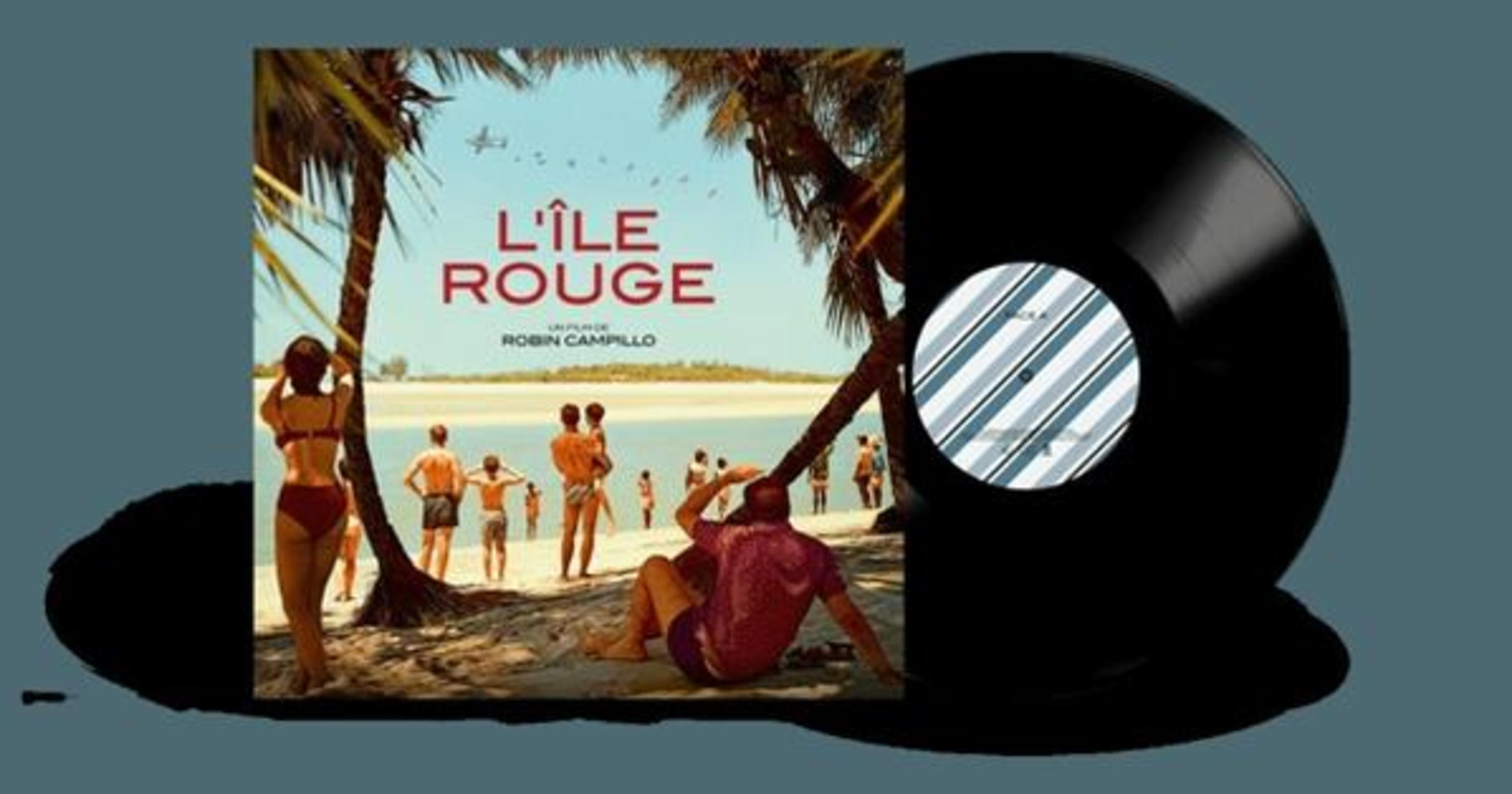Pochette d'album avec des gens sur une plage et un disque vinyle. Titre de l'album : L'île Rouge.