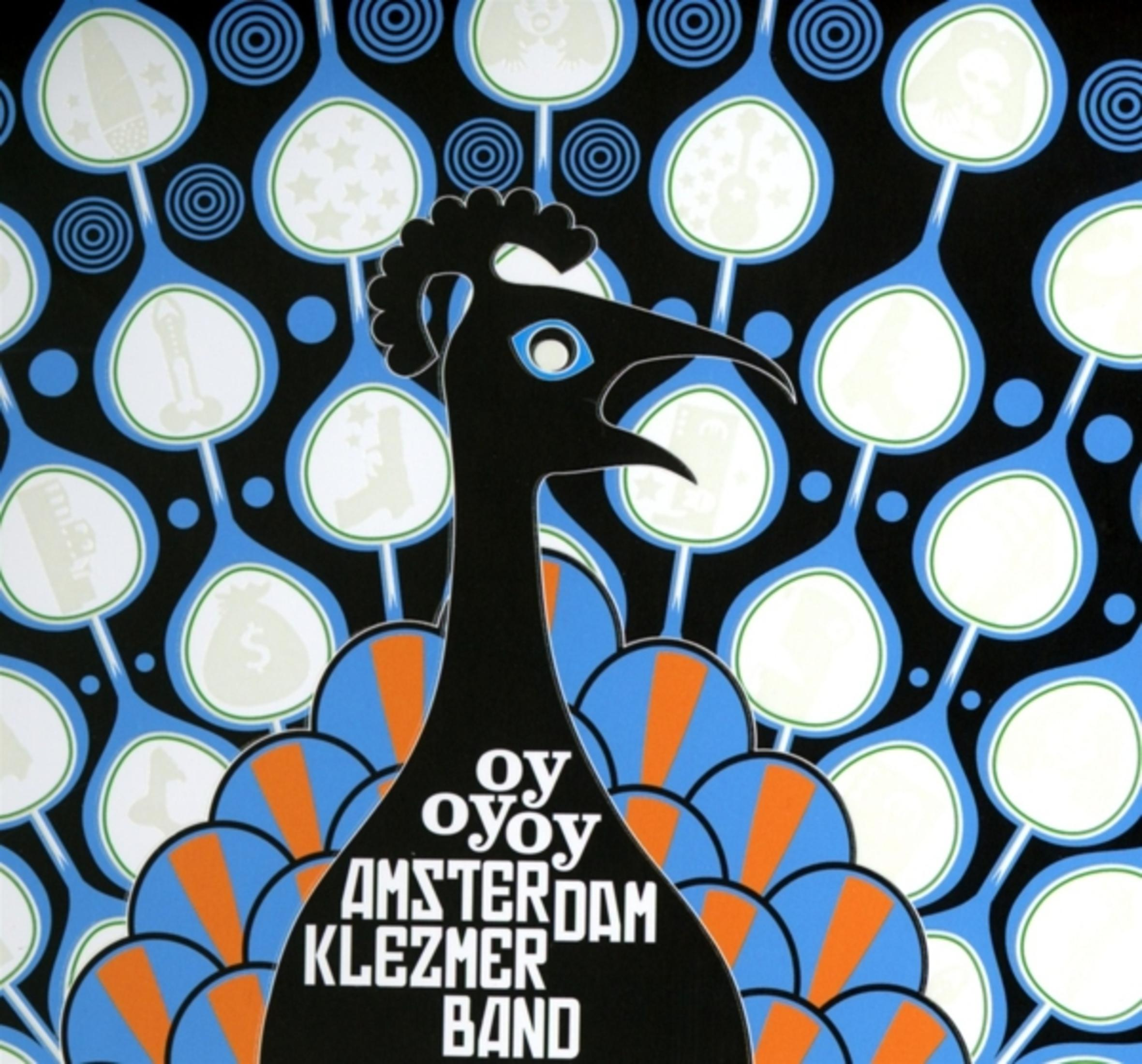 Illustration de paon noir, cercles bleus et blancs et logo.