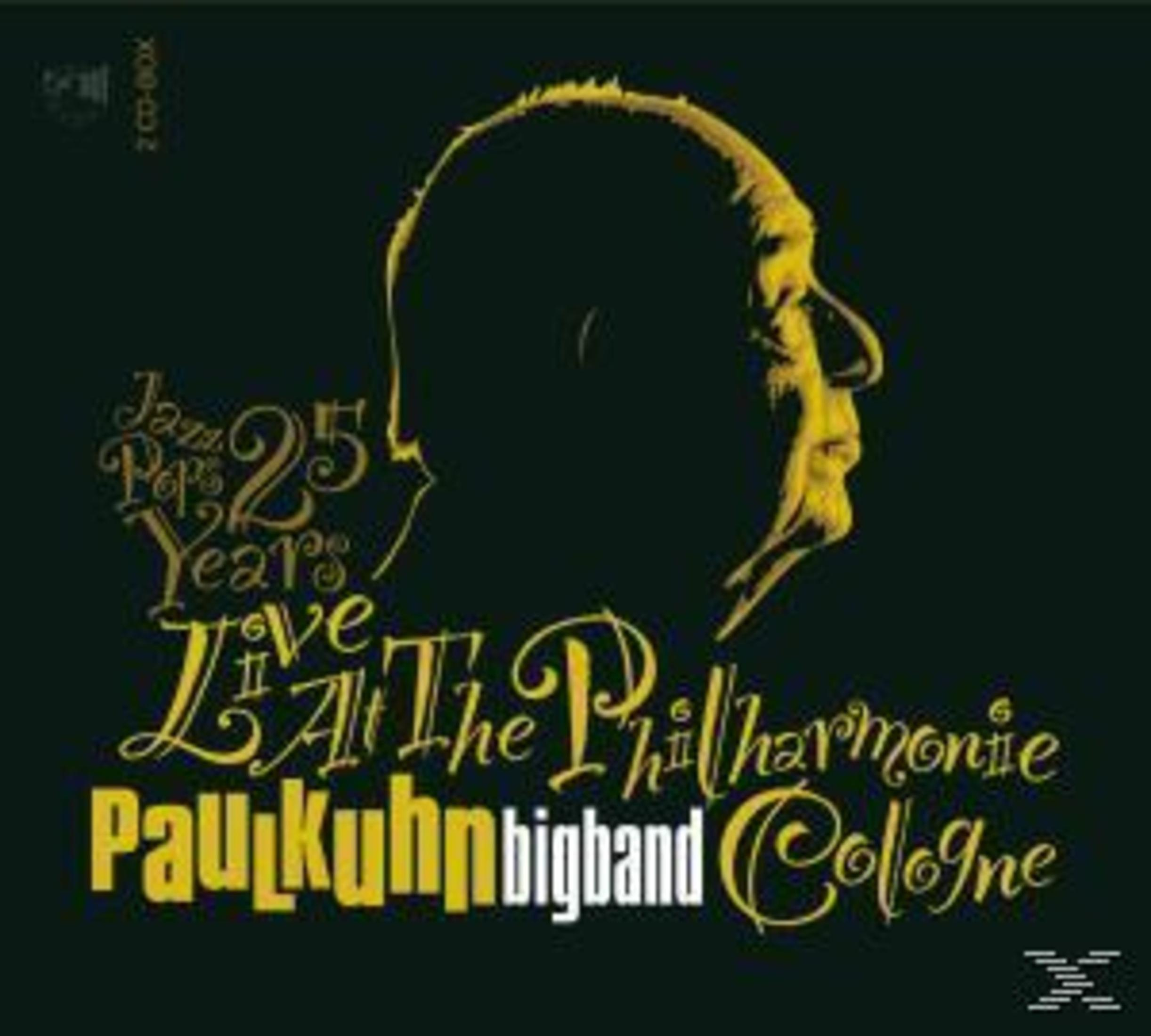 Pochette d'album avec une silhouette d'homme et du texte. Comprend 'Jazz Pops 25 Years Live At The Philharmonie Paul Kuhn Big Band Cologne'.
