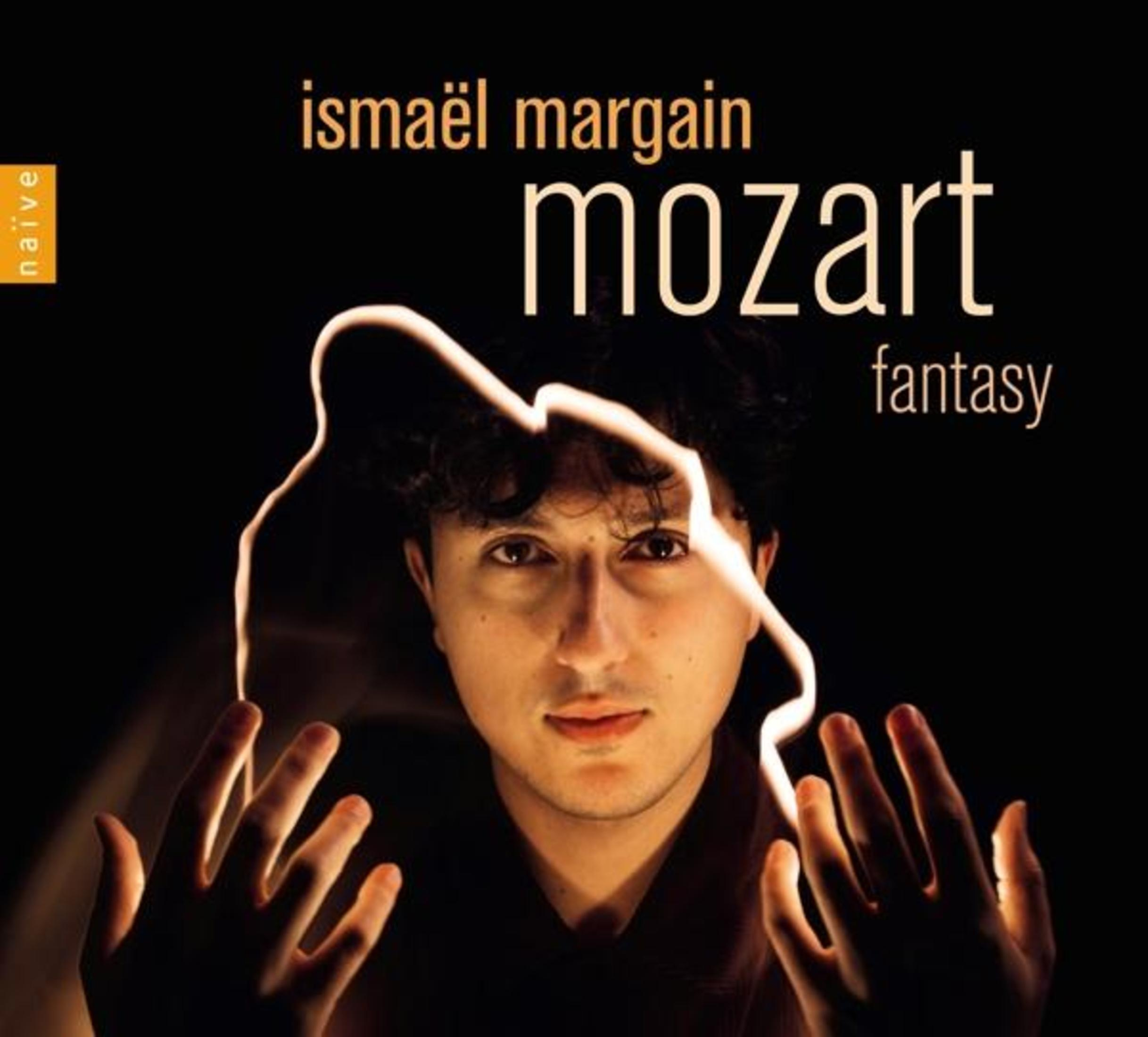 Homme avec contour lumineux, titre 'MOZART' et texte 'fantasy' sur fond noir.