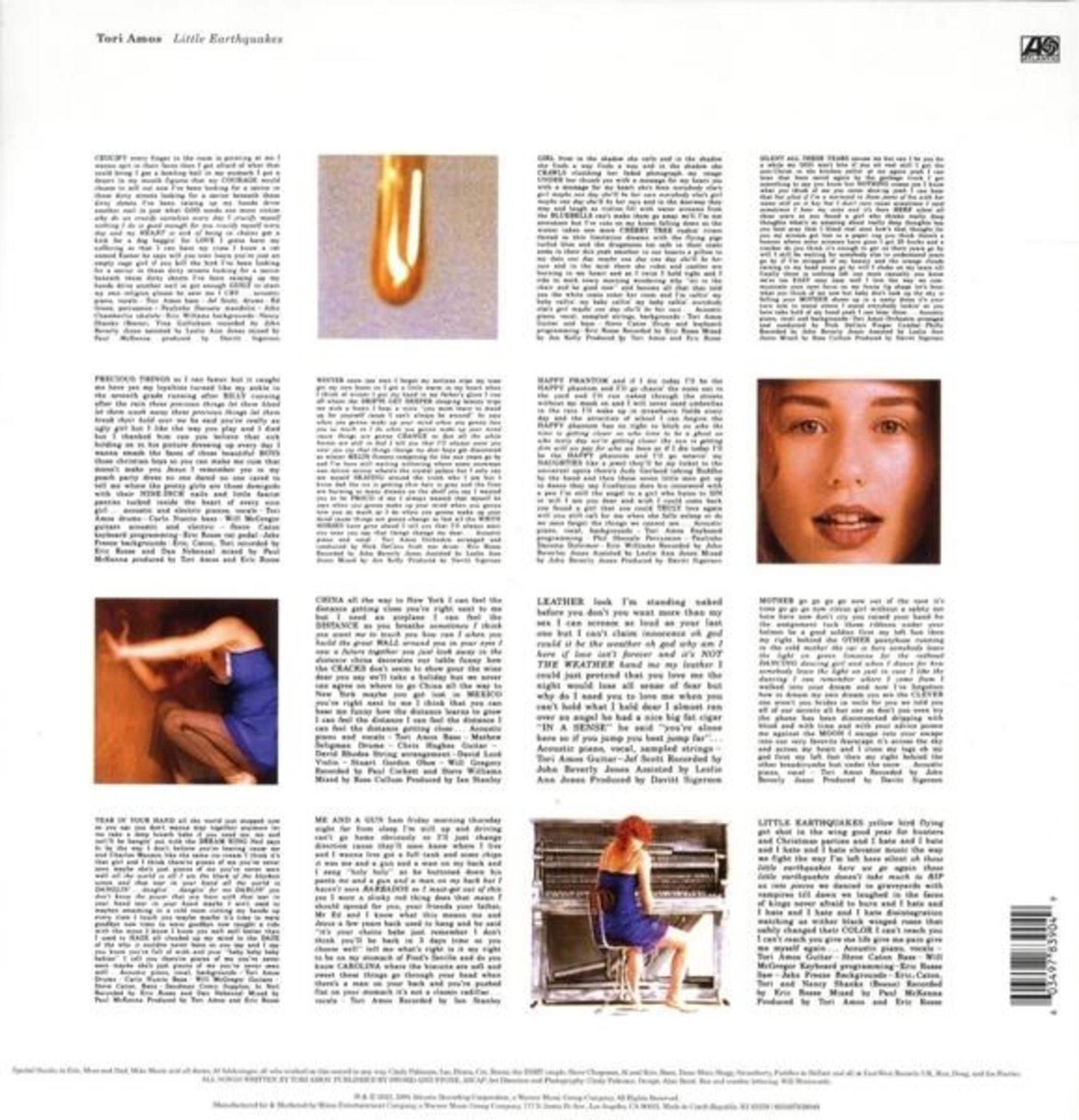 Albumkunstpagina met songteksten en afbeeldingen van Tori Amos, met tekst van 'Little Earthquakes'.