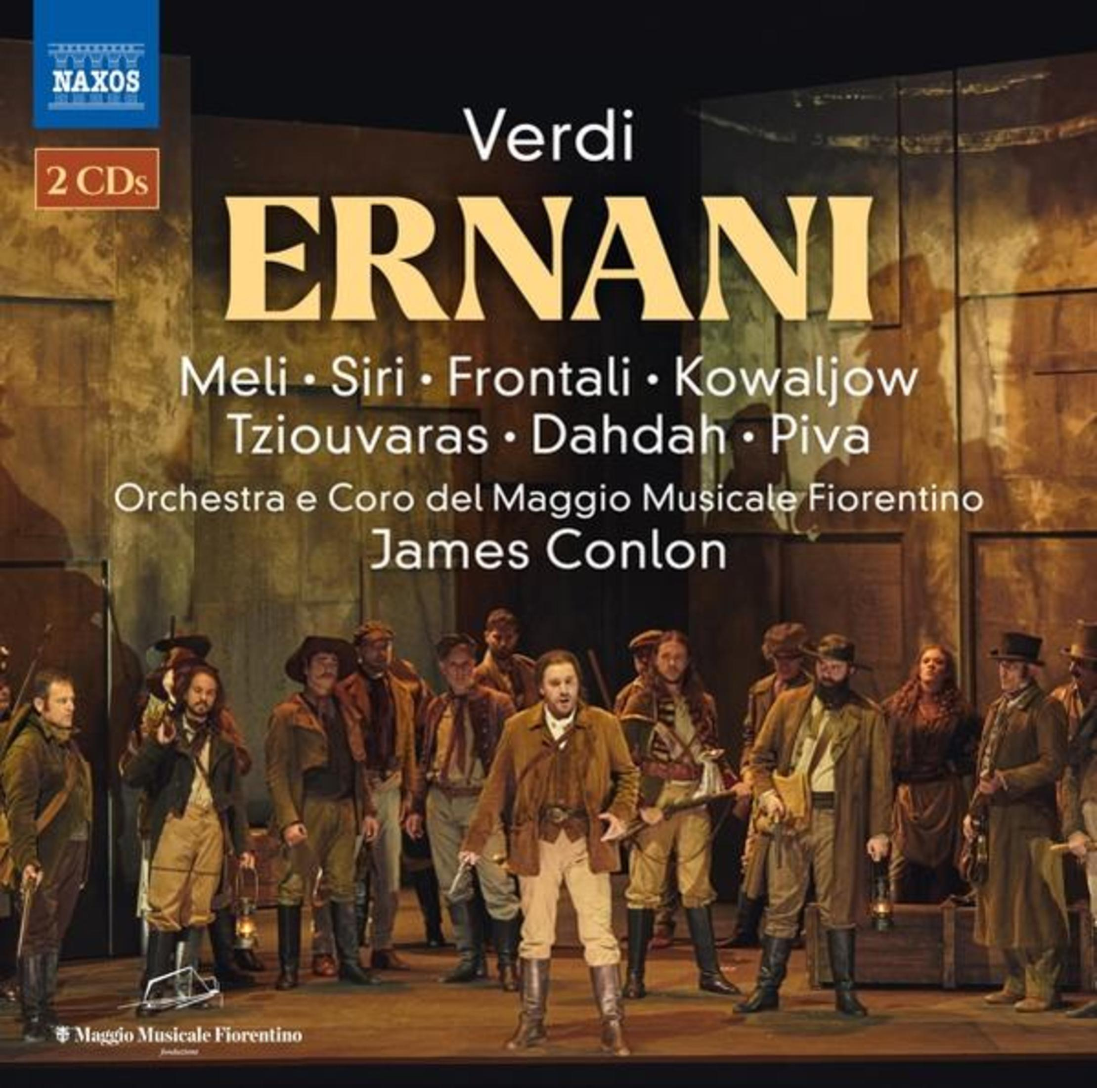Copertina dell'album Ernani. Un gruppo di persone è sul palco, con il cantante principale al centro, che canta.
