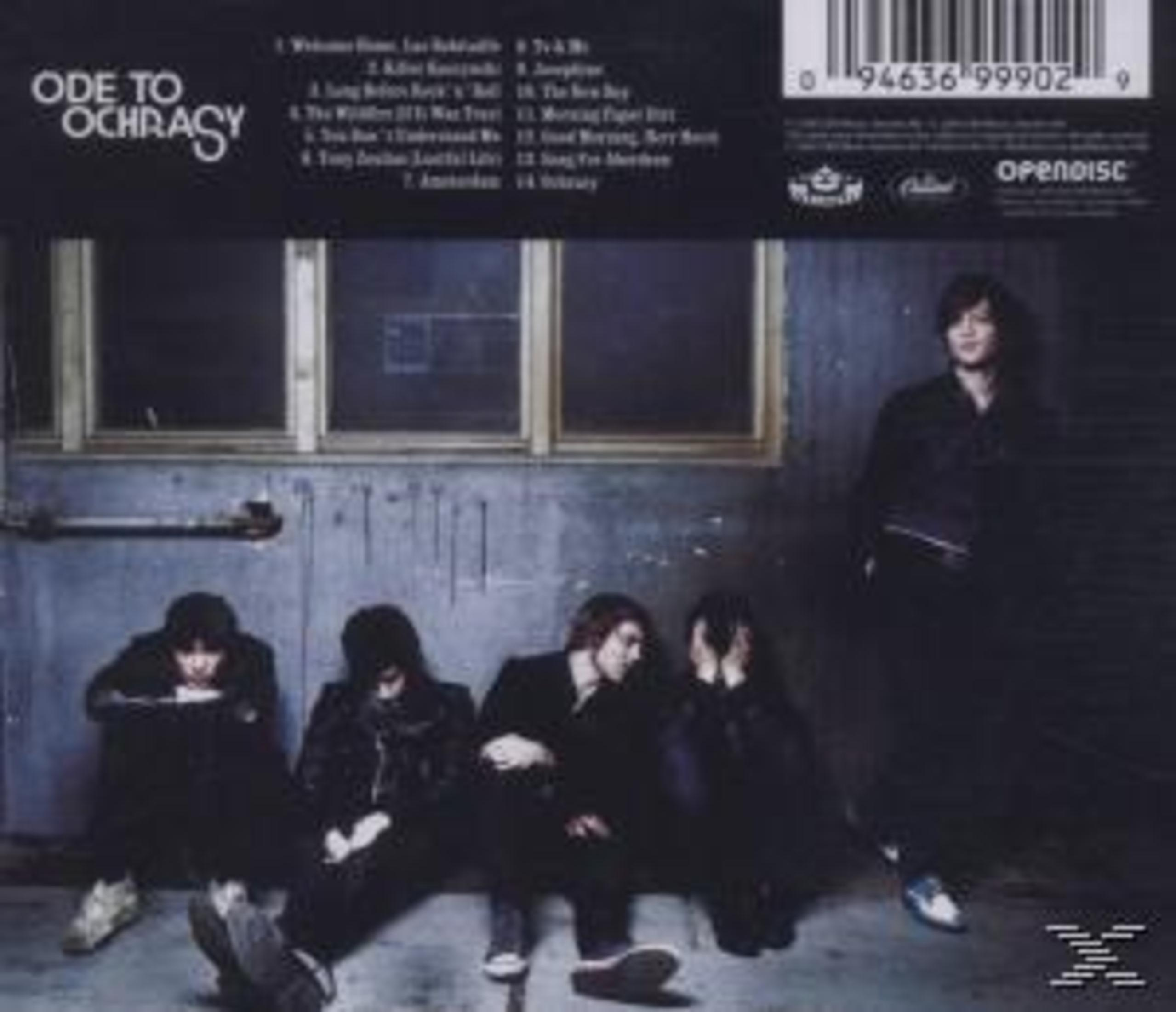 Portada del álbum. Cuatro hombres sentados en un banco, fondo oscuro. Título del álbum 'Ode to Ochrasy'.