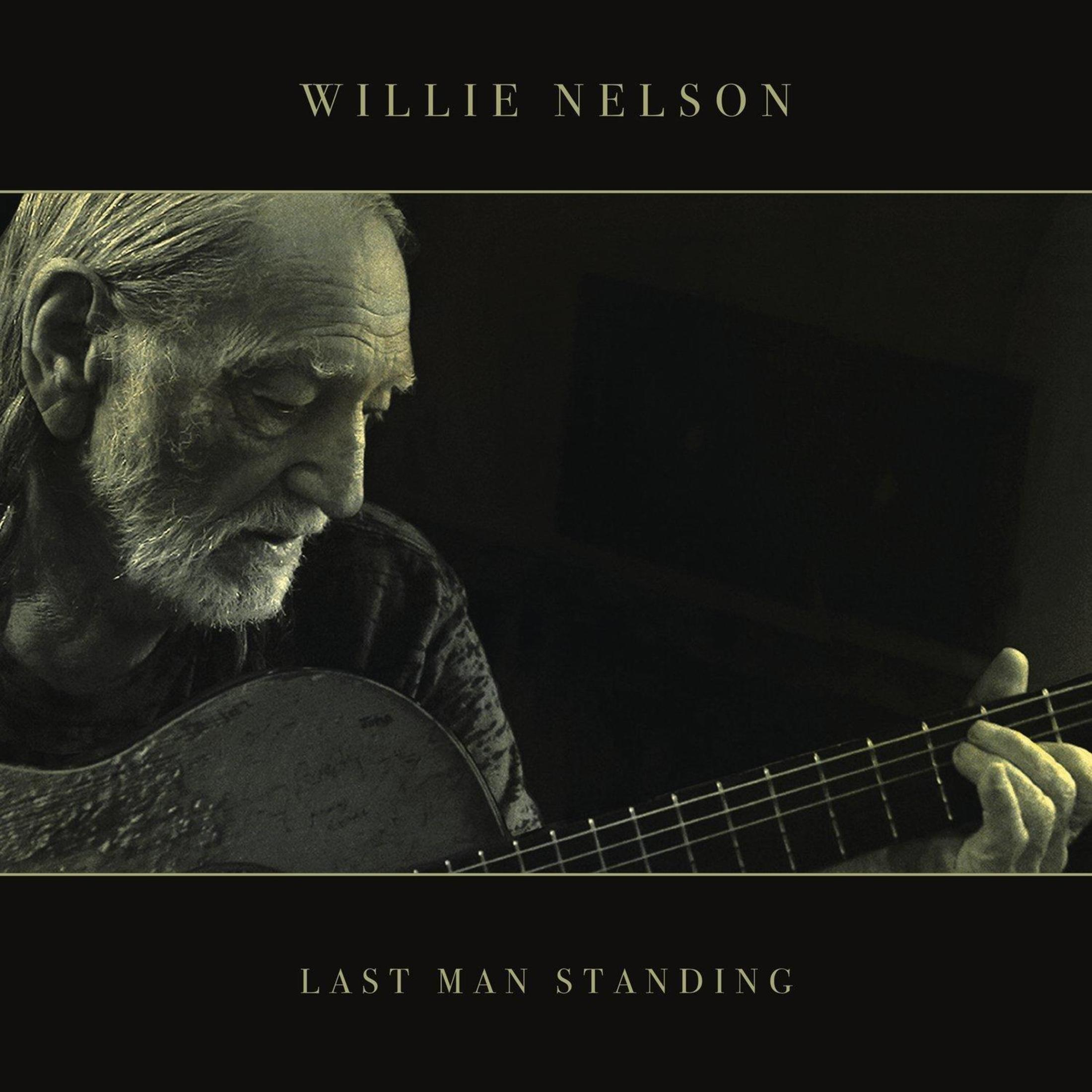 Albumhoes: Willie Nelson met gitaar. Tekst: Willie Nelson, Last Man Standing.