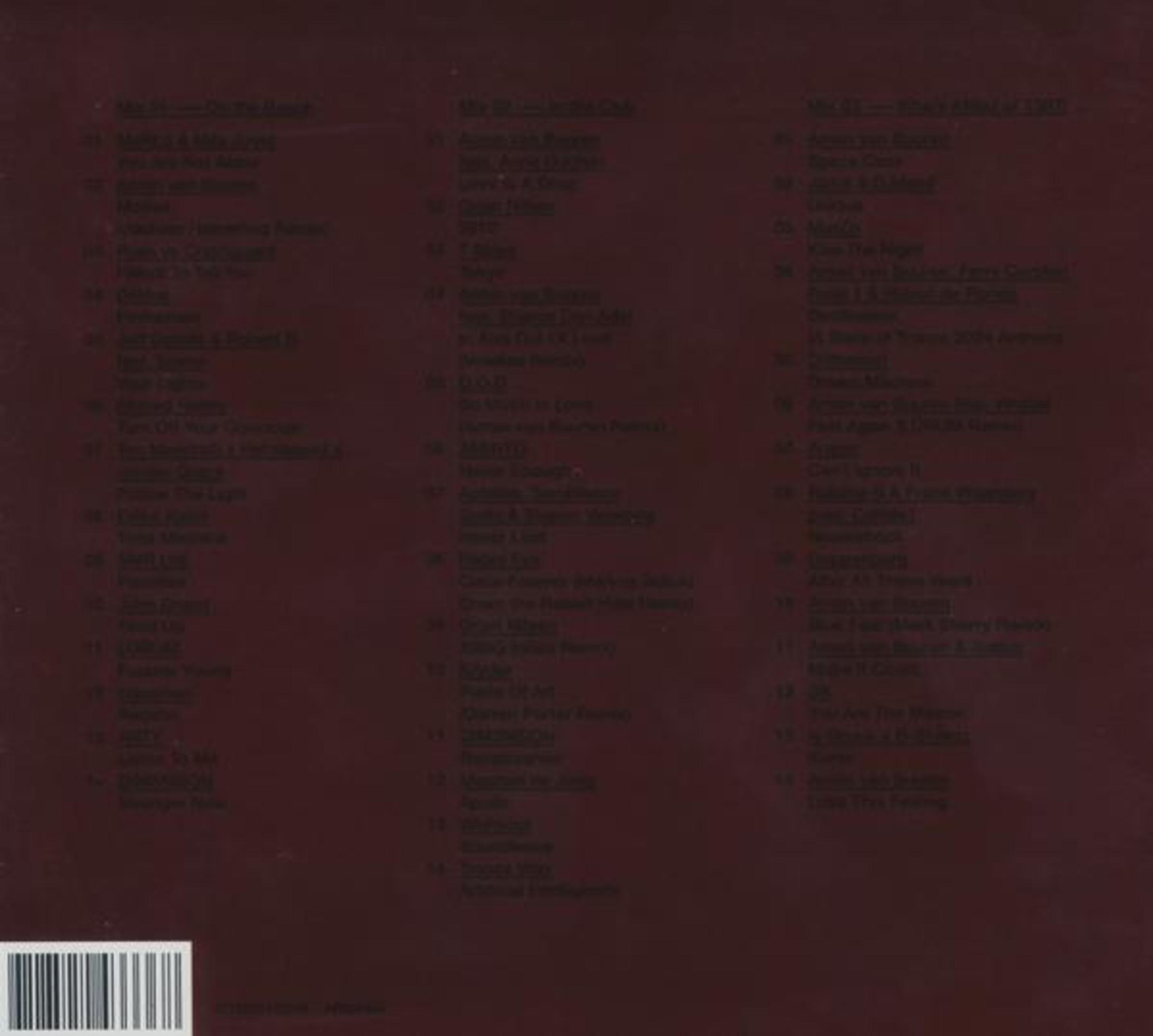 Albumcover mit Songtiteln auf dunklem Hintergrund. Spalte mit Songtiteln und Credits in braunem Design.