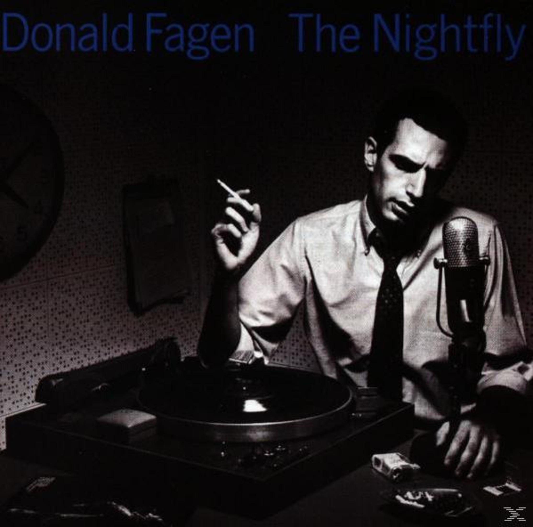 Copertina dell'album con un uomo che tiene una sigaretta e fuma. È seduto a un tavolo con un microfono. L'album è in bianco e nero.