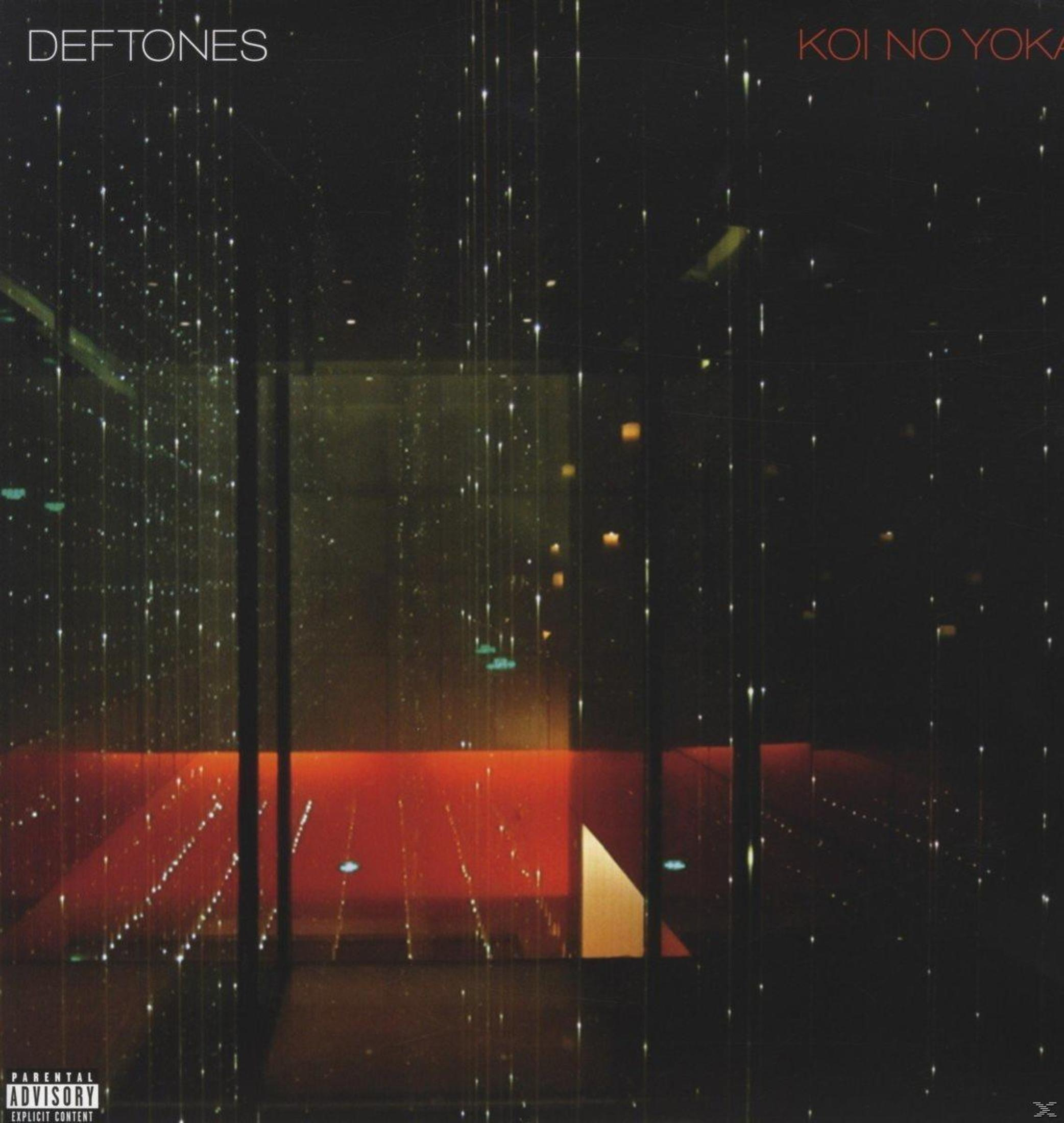 Pochette d'album avec vue sur une pièce, des lumières et le nom du groupe 'Deftones' et 'Koi No Yoka'.