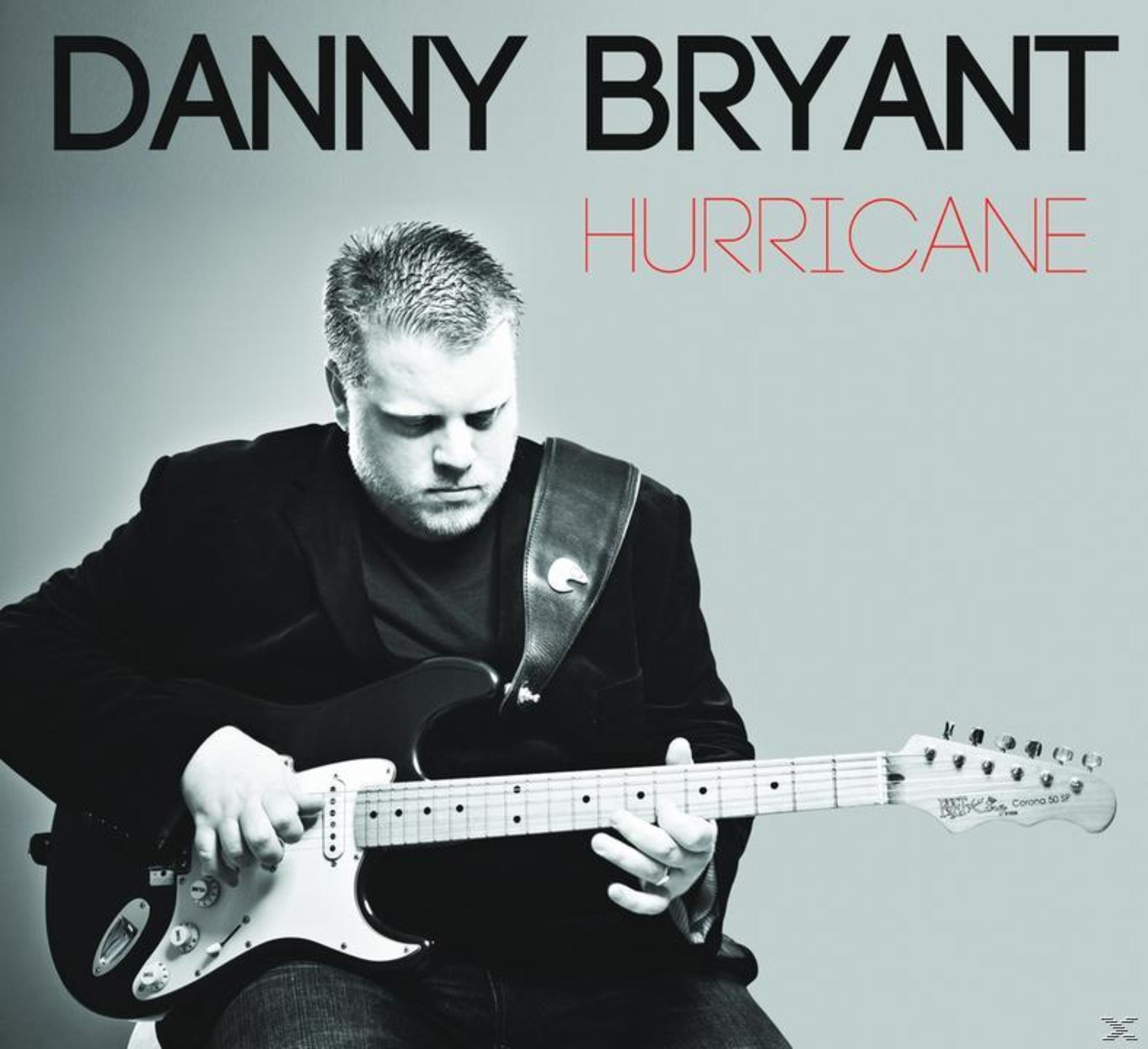 Pochette d'album avec un homme jouant de la guitare. Le titre est 'Hurricane' et l'artiste est 'Danny Bryant'.