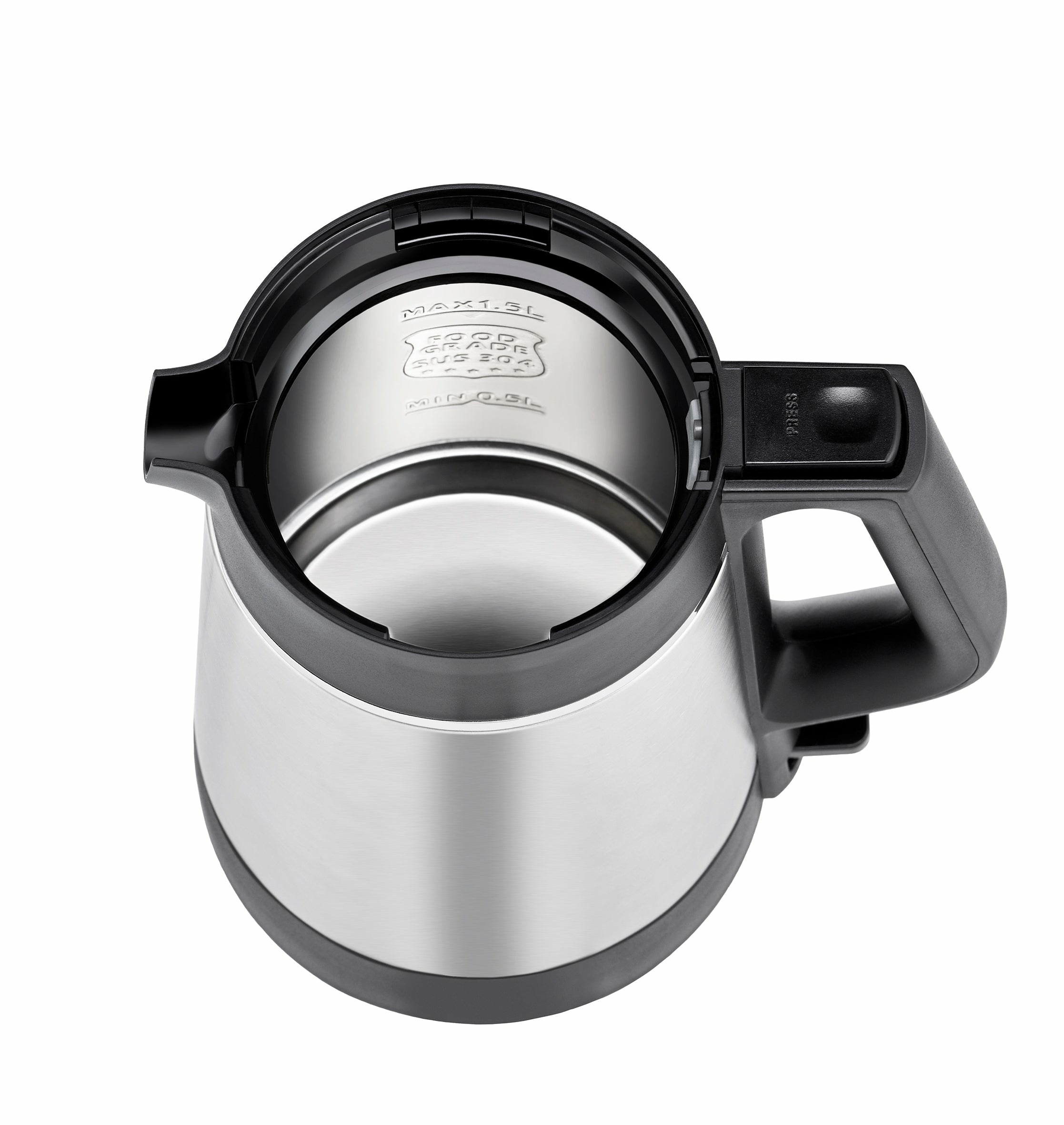 Czajnik ze stali nierdzewnej, widok z góry. Otwarta pokrywa, czarny uchwyt i rant. Białe tło.