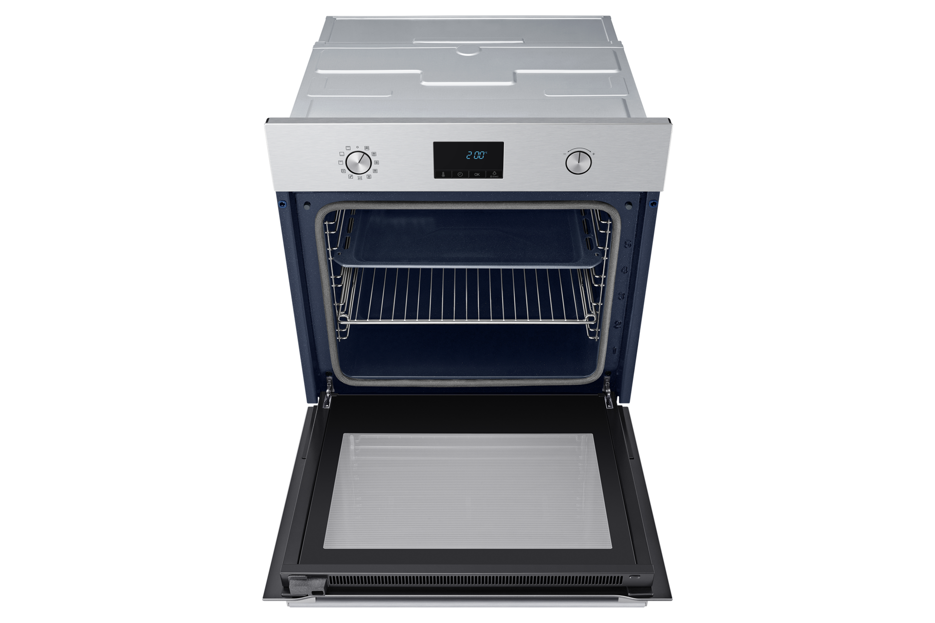 Forno aperto con due ripiani all'interno. L'interno è blu scuro. La parte superiore è argentata.