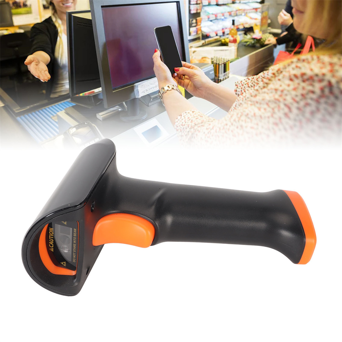 Eine Person scannt ein Telefon an einem Tresen mit einem Barcode-Scanner, mit einem Bildschirm und einer Person.