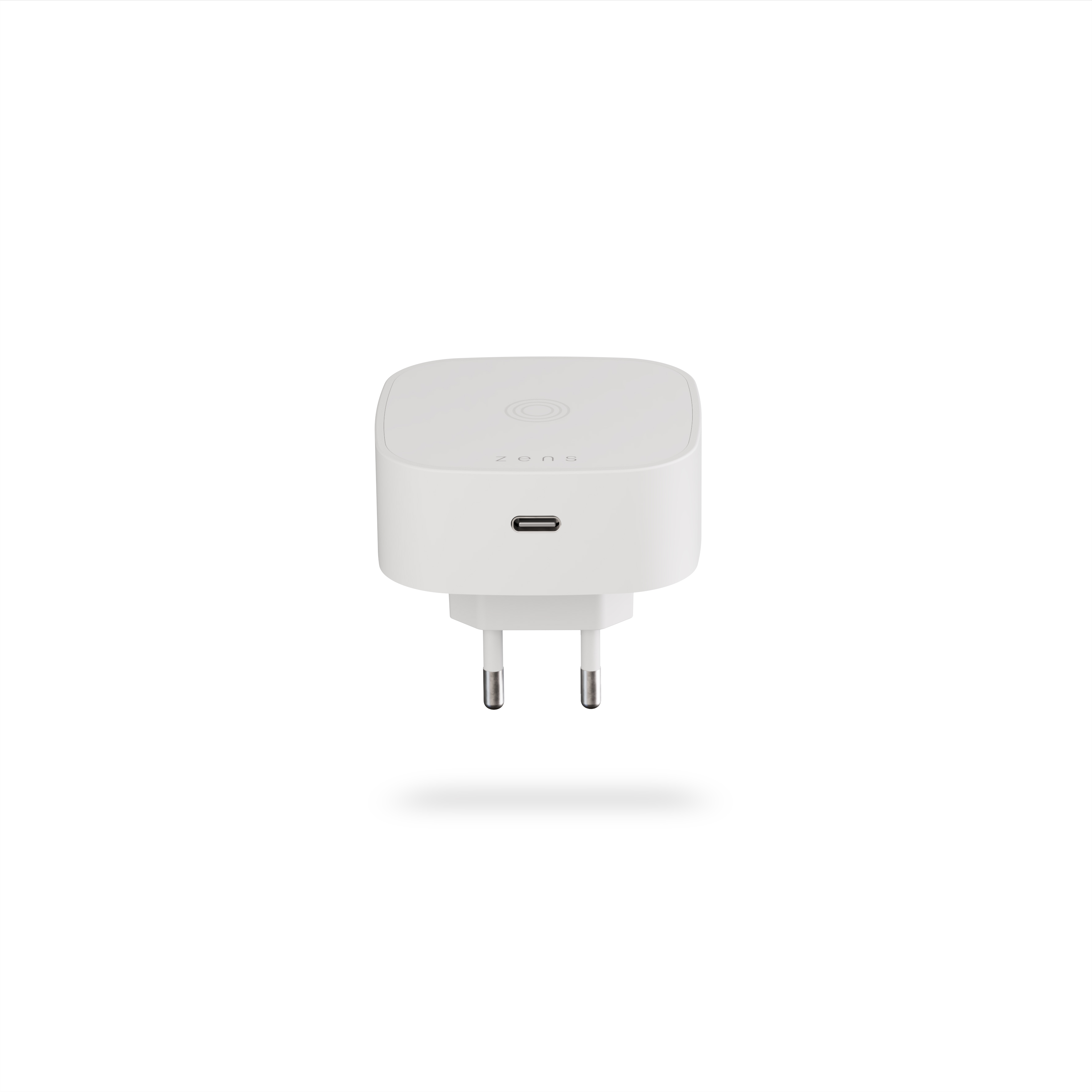 Weißes quadratisches Ladegerät mit zwei Stiften. Es hat einen USB-C-Anschluss.