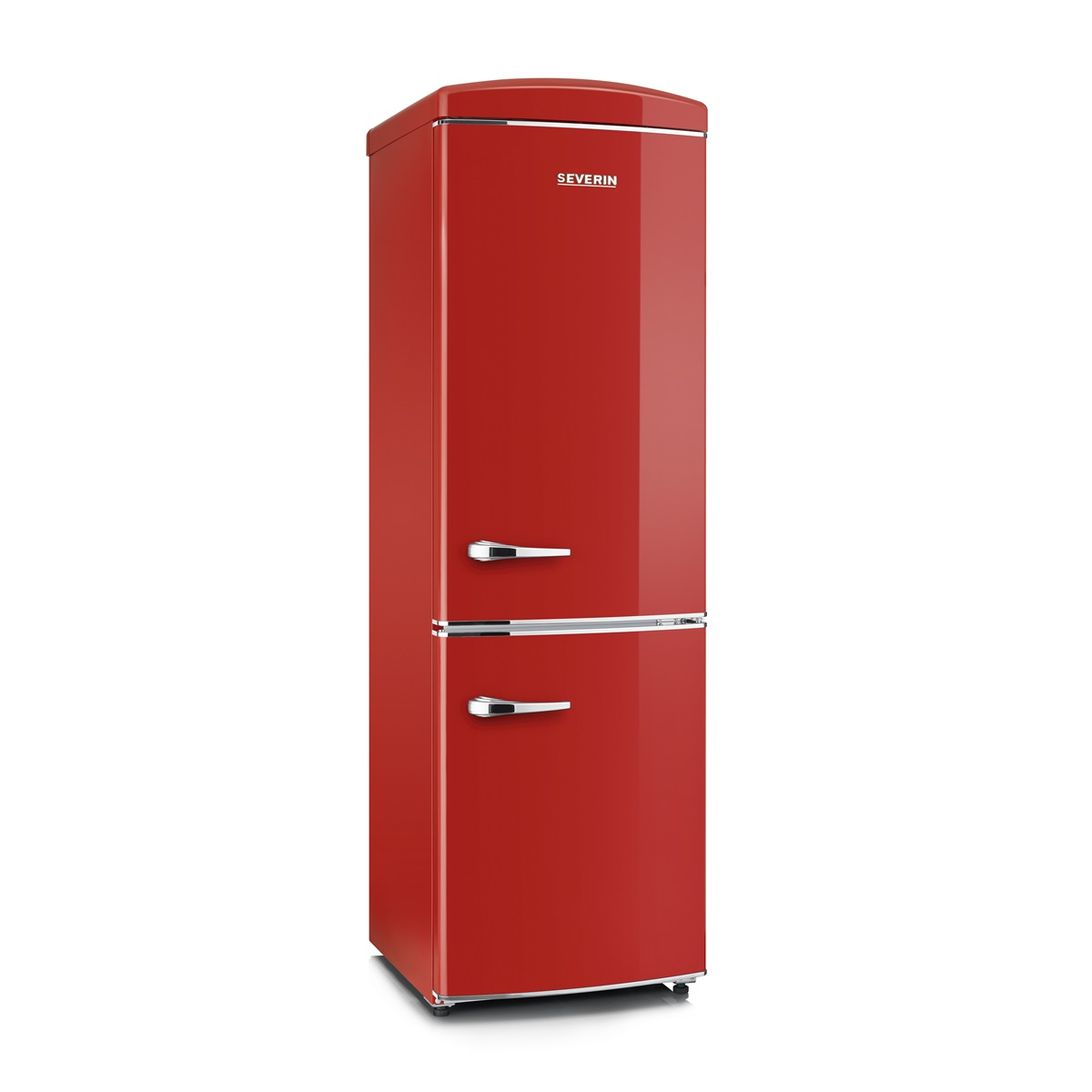 Czerwona lodówka retro Severin. Ma zamrażarkę na górze i dwoje drzwi ze srebrnymi uchwytami.