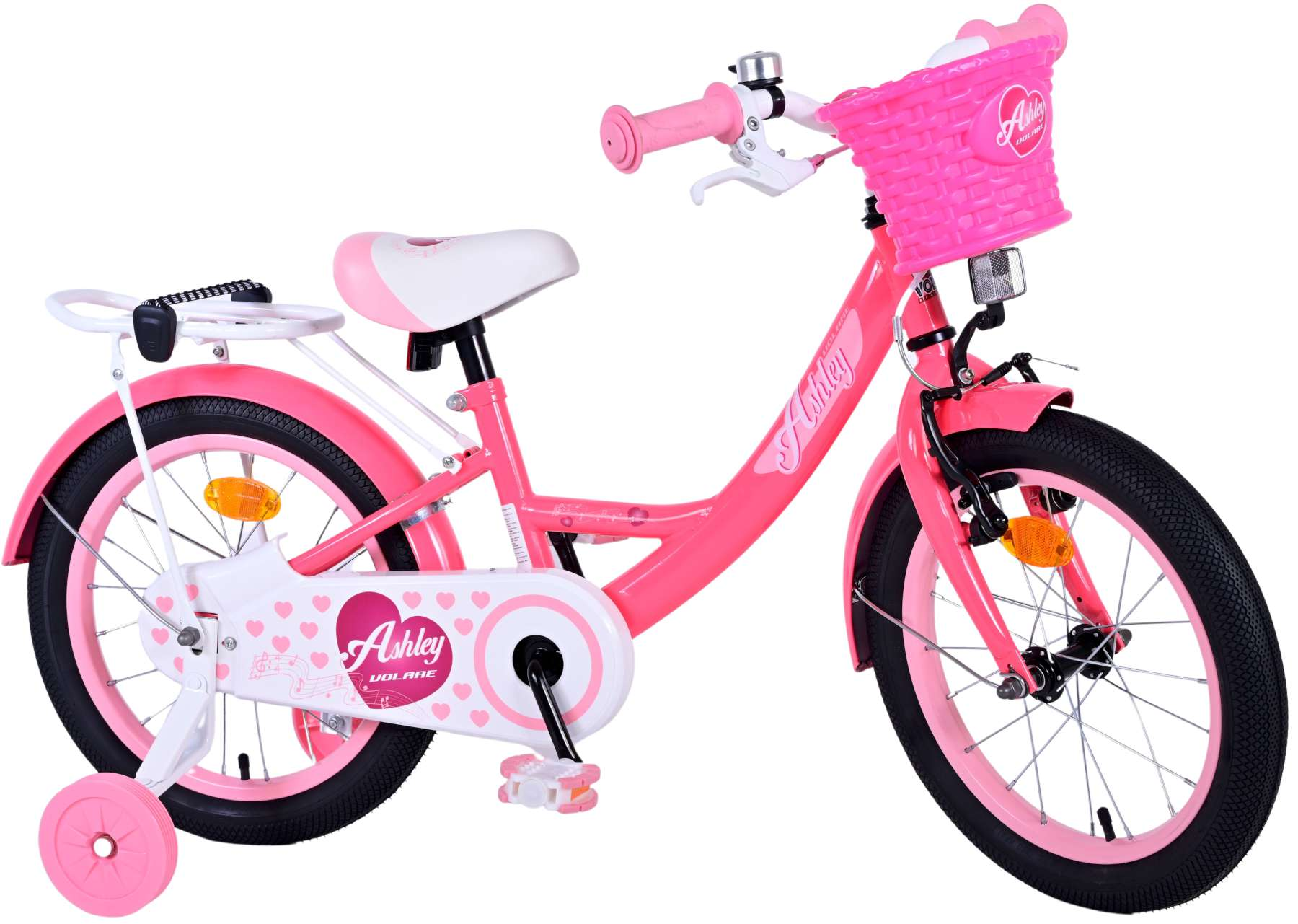 Rosa Fahrrad mit Korb, Stützrädern und herzförmigem Emblem am Rahmen.