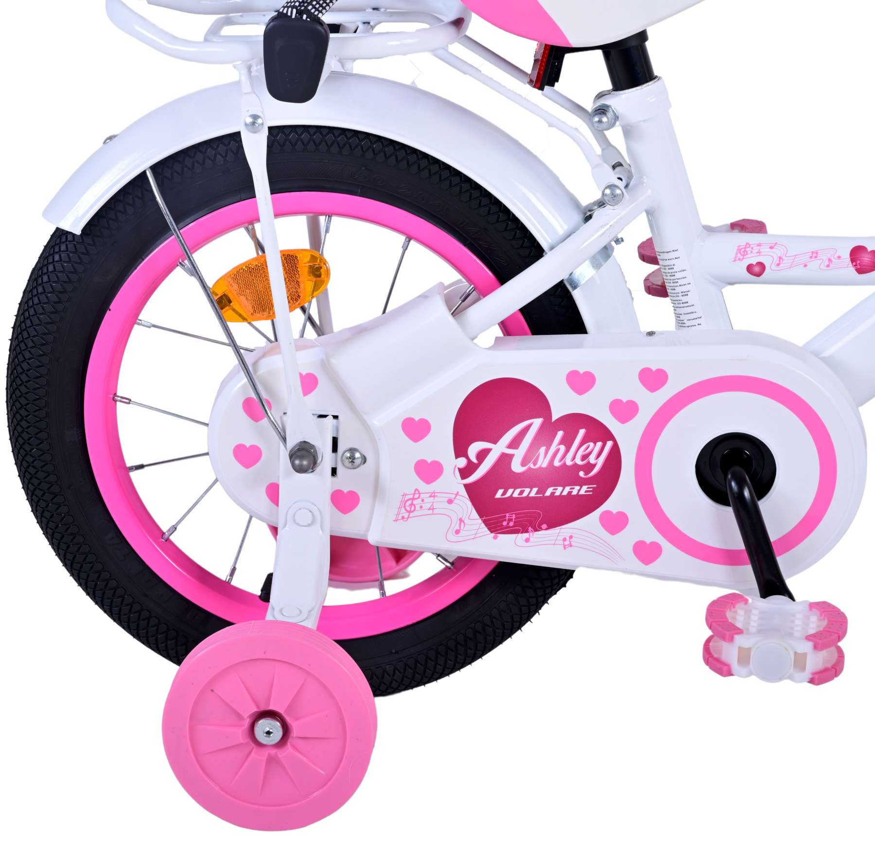 Ein rosa-weißes Fahrrad. Es hat Stützräder und ein herzförmiges Design.