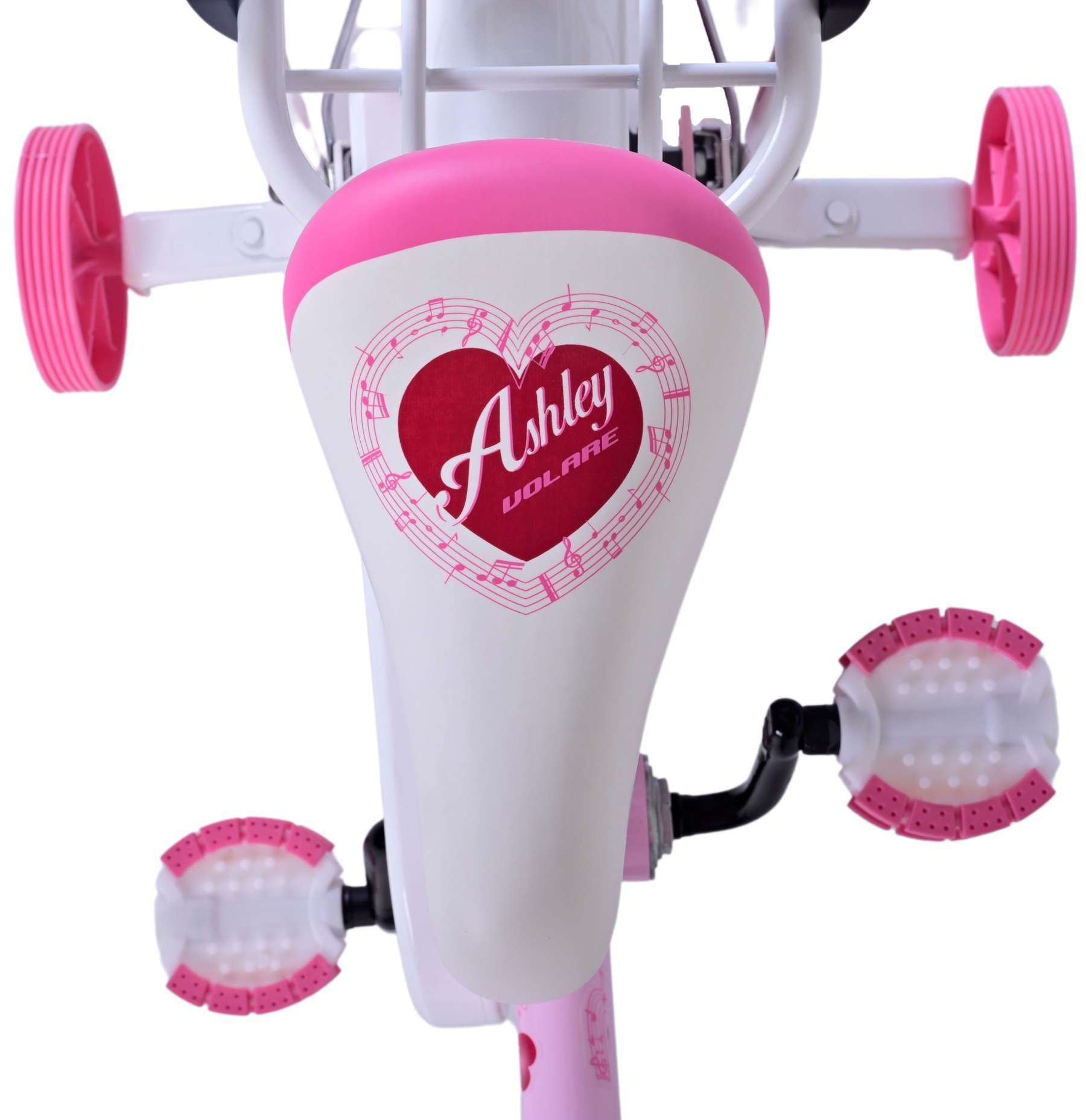 Nahaufnahme eines rosa und weißen Fahrradsattels. Der Sattel hat ein Herzdesign mit dem Namen "Ashley Volare."